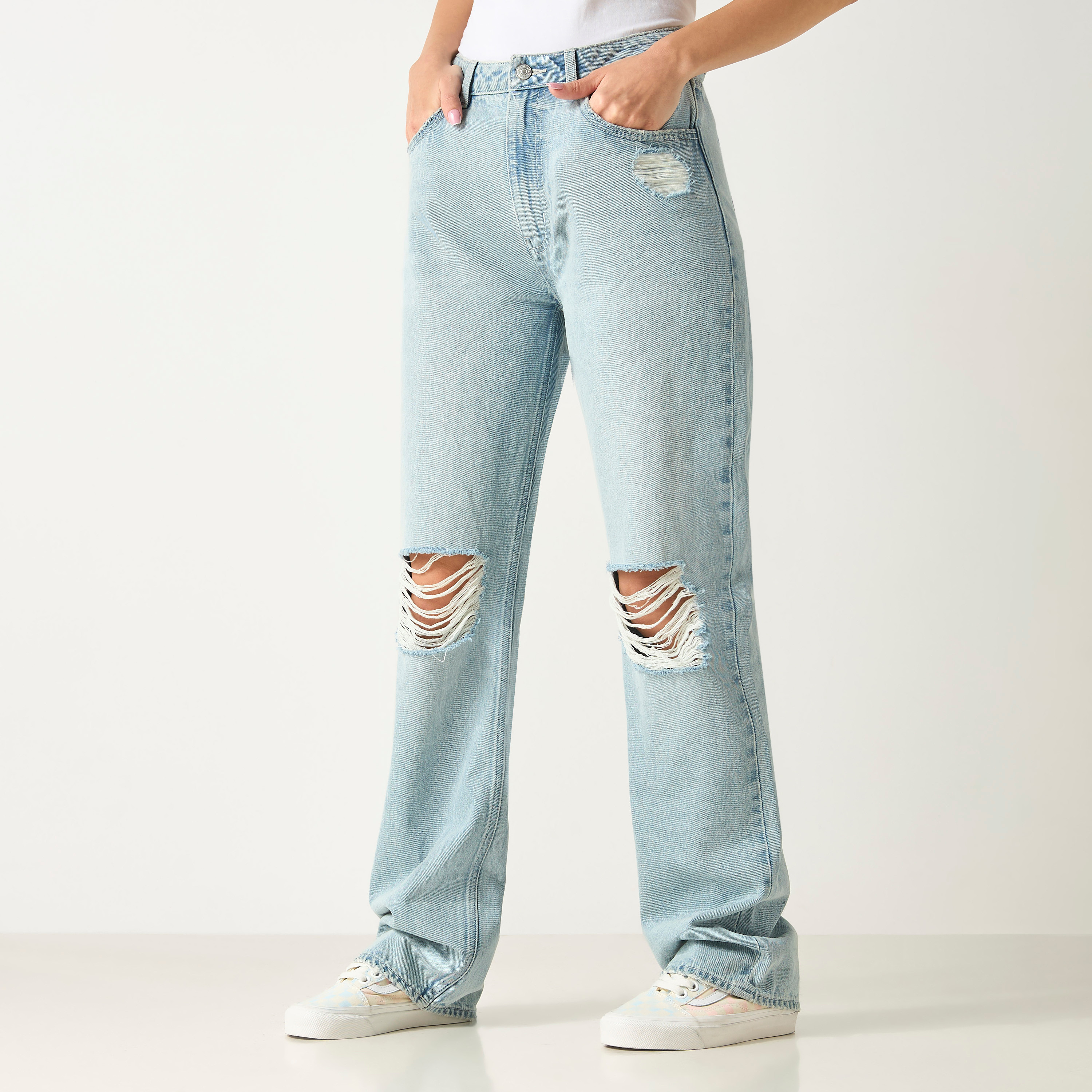 Buy Women s Lee Cooper Ripped Detail Jeans with Pockets Online Centrepoint Oman