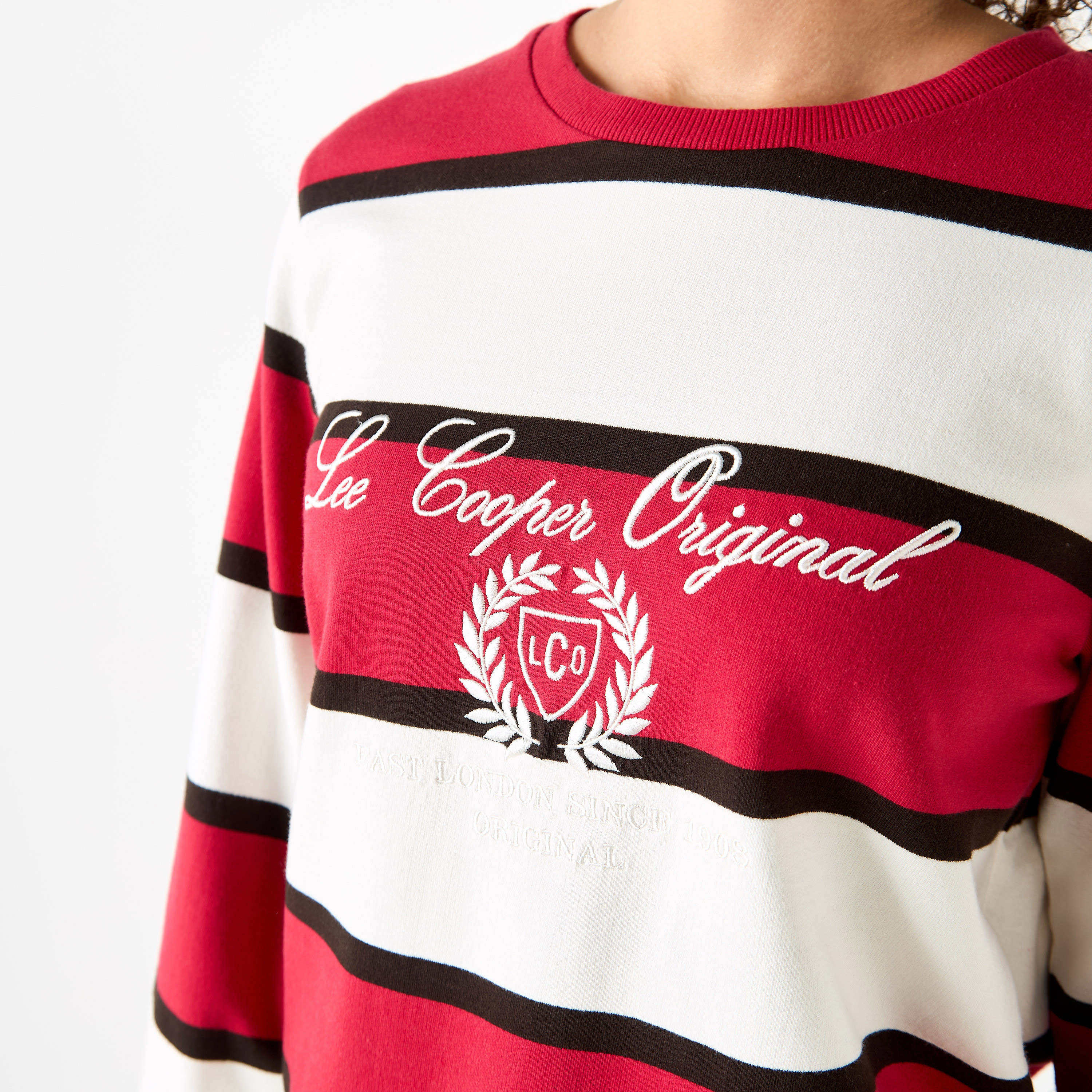 سويت شيرت مقلّم بأكمام طويلة من لي كوبر-women-winterwear-hoodiesandsweatshirts-sweatshirts-image-1