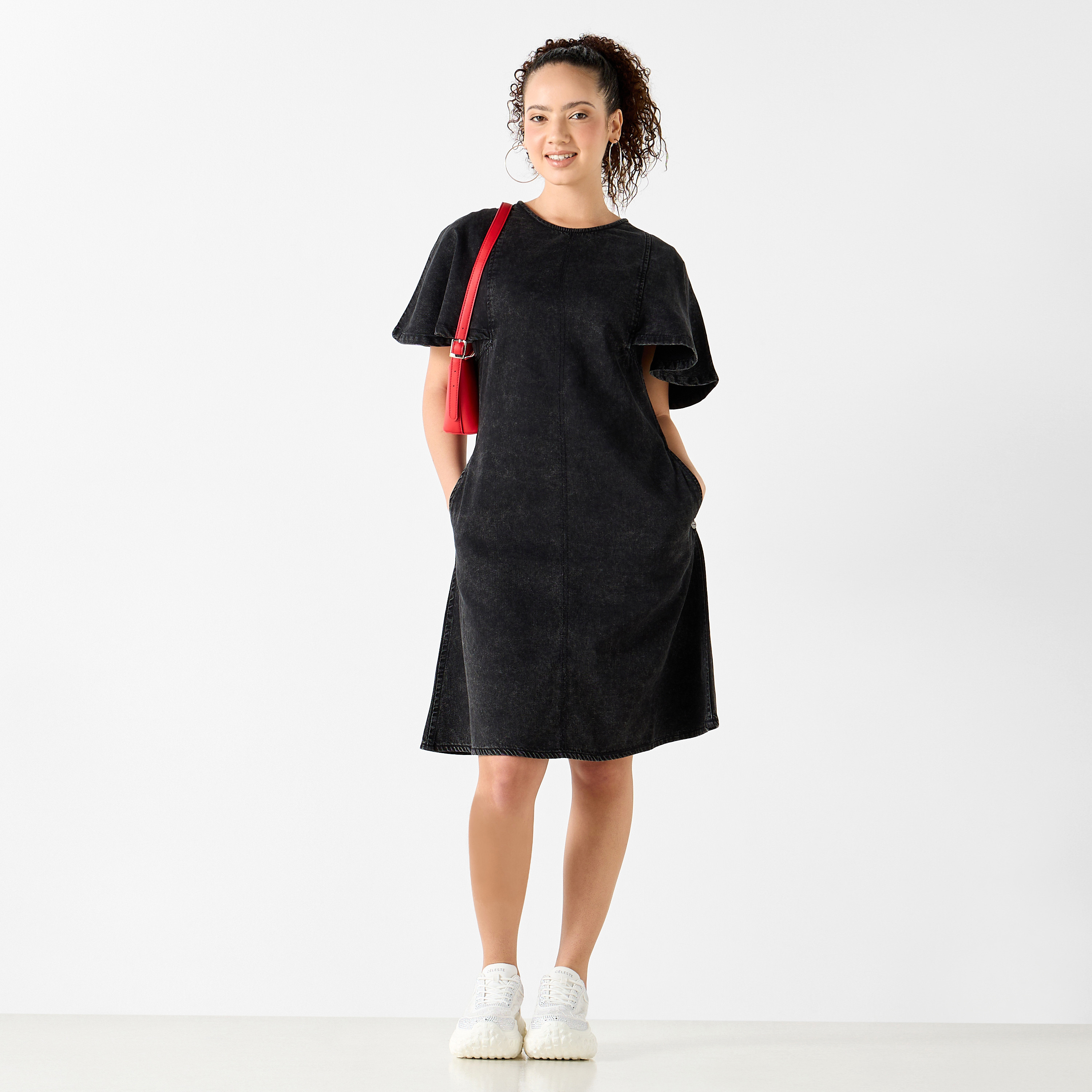 فستان إيه لاين دينم بياقة مستديرة وجيب من لي كوبر-women-clothing-dresses-image-7