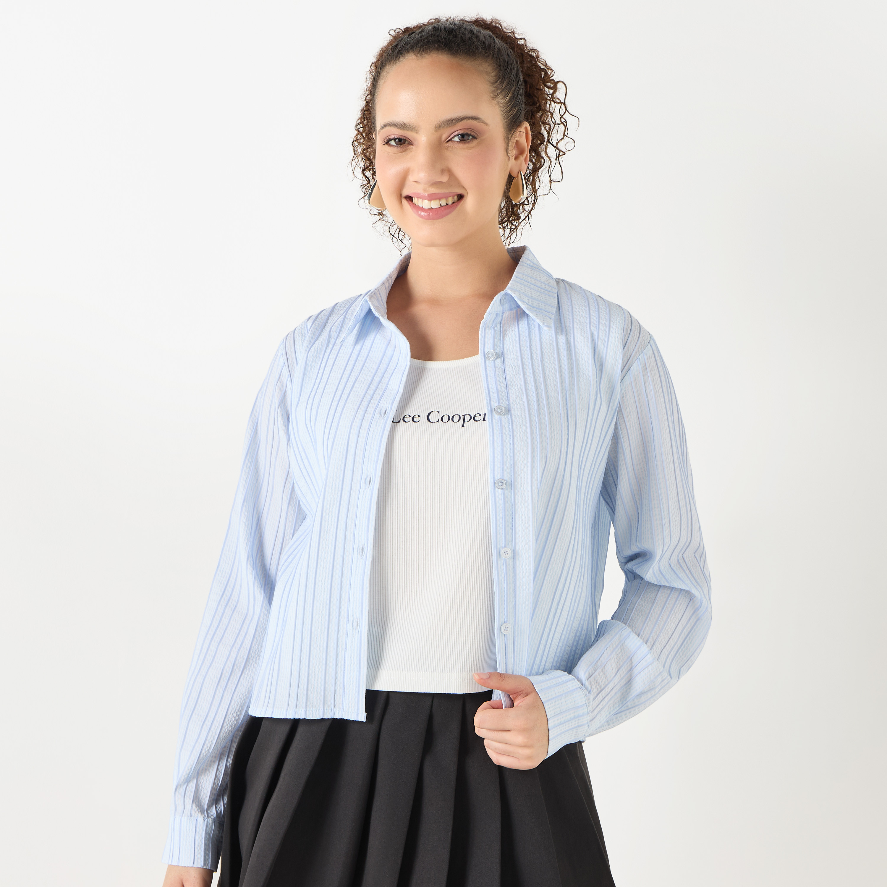 قميص مقلّم بأكمام طويلة وأزرار إغلاق من لي كوبر-women-clothing-shirtsandblouses-shirts-image-1