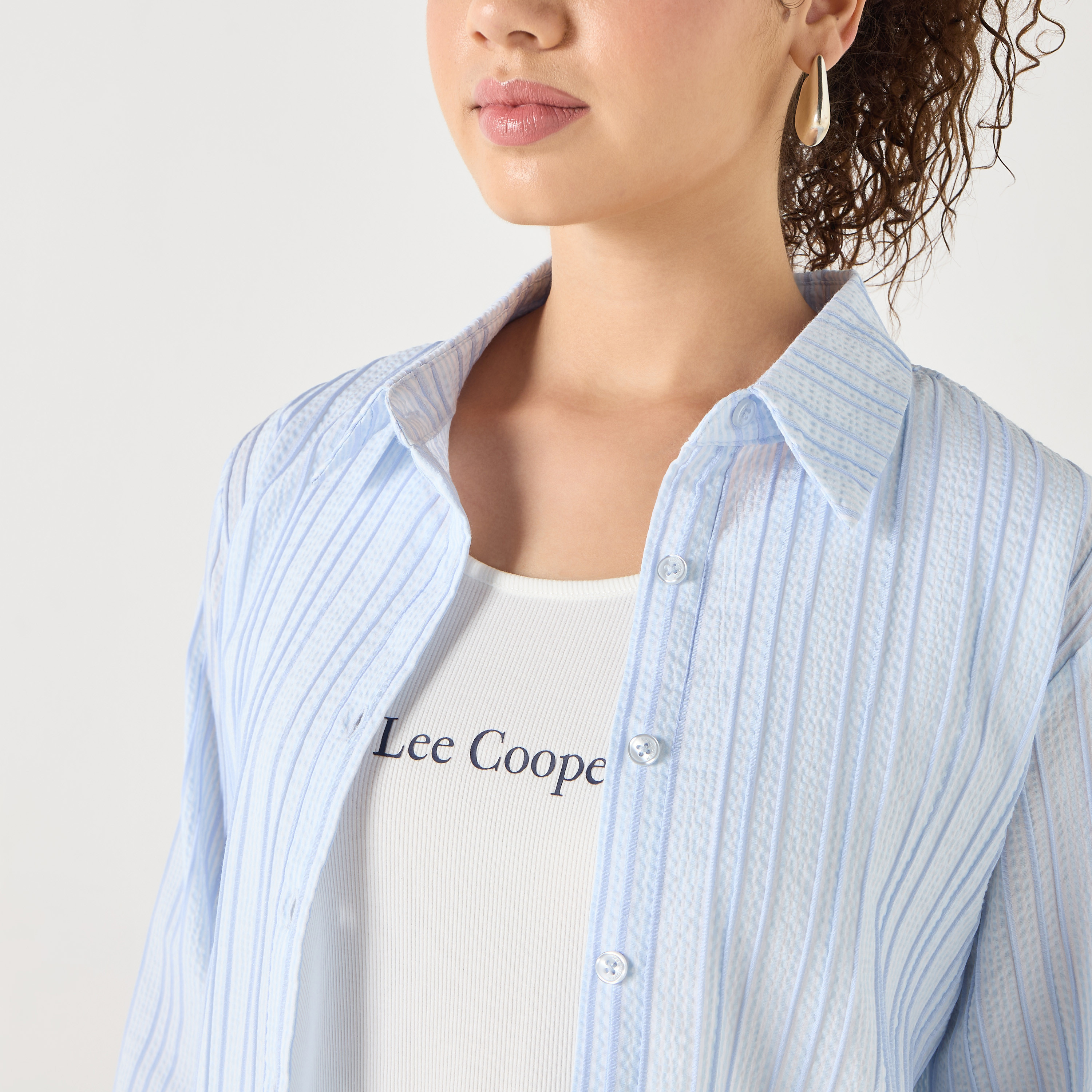 قميص مقلّم بأكمام طويلة وأزرار إغلاق من لي كوبر-women-clothing-shirtsandblouses-shirts-image-4