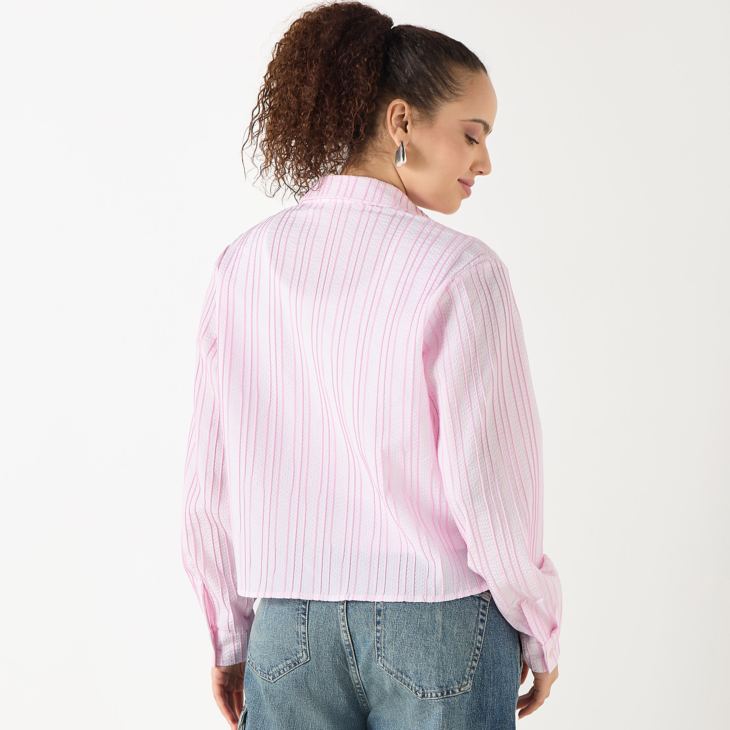 قميص مقلّم بأكمام طويلة وأزرار إغلاق من لي كوبر-women-clothing-shirtsandblouses-shirts-image-7