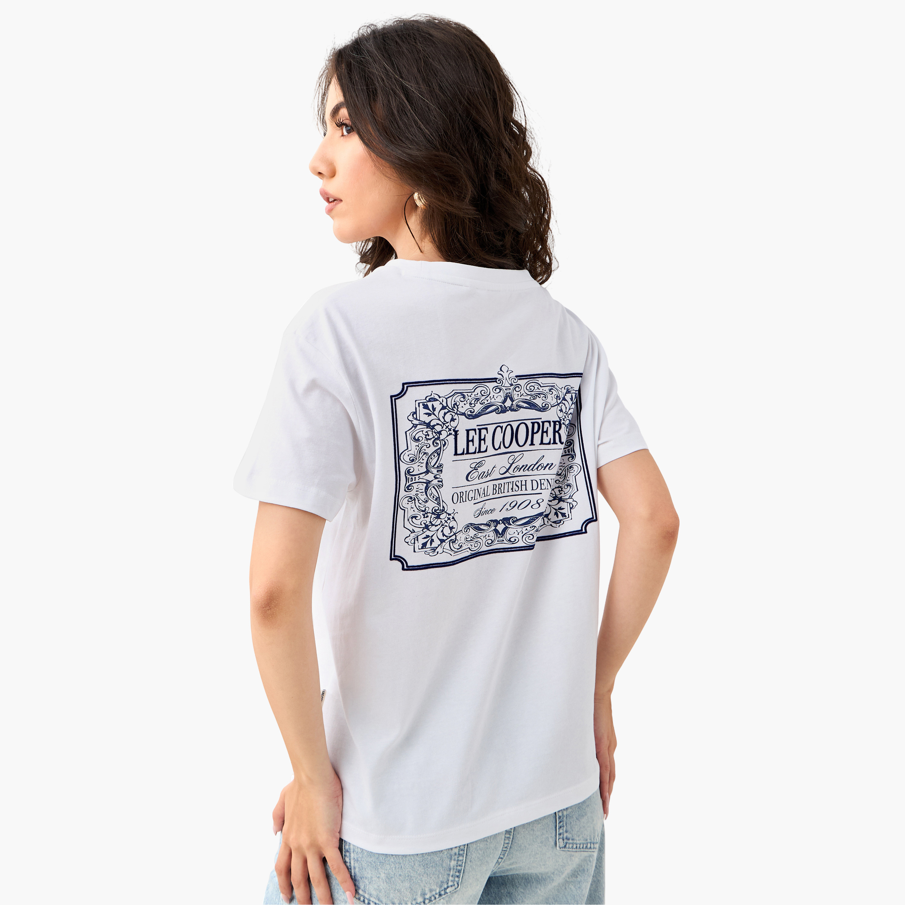 تيشيرت بياقة ضيقة وطبعات من لي كوبر-women-clothing-tshirts-image-1