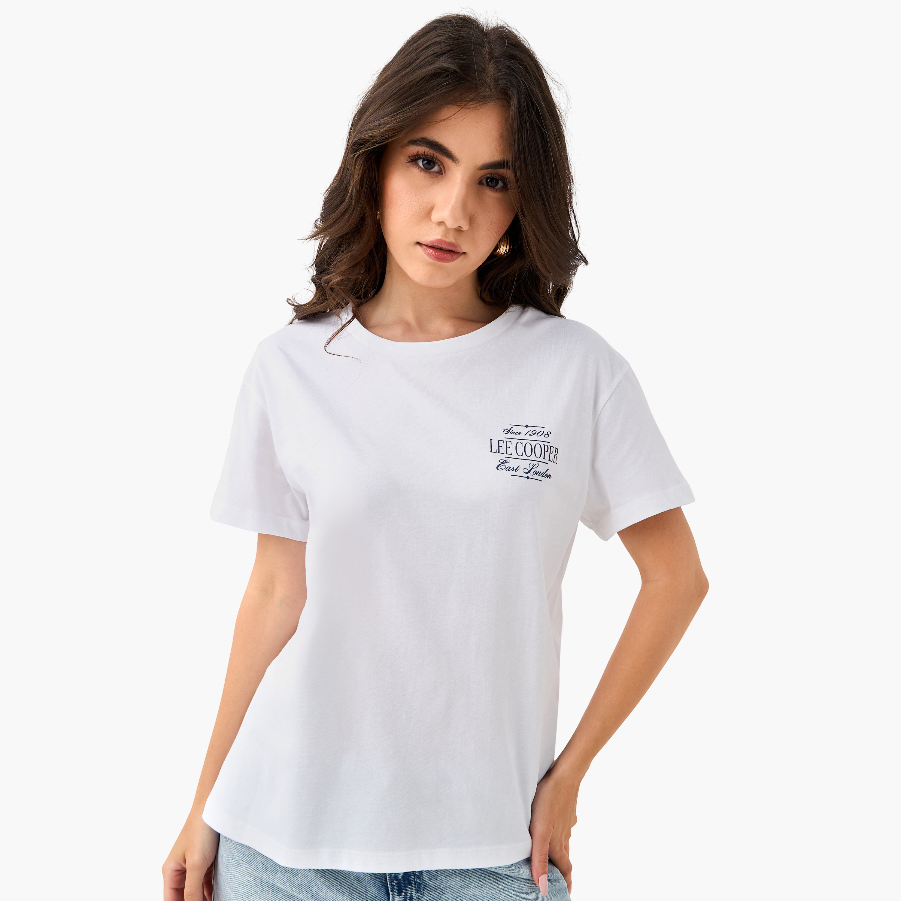 تيشيرت بياقة ضيقة وطبعات من لي كوبر-women-clothing-tshirts-image-3