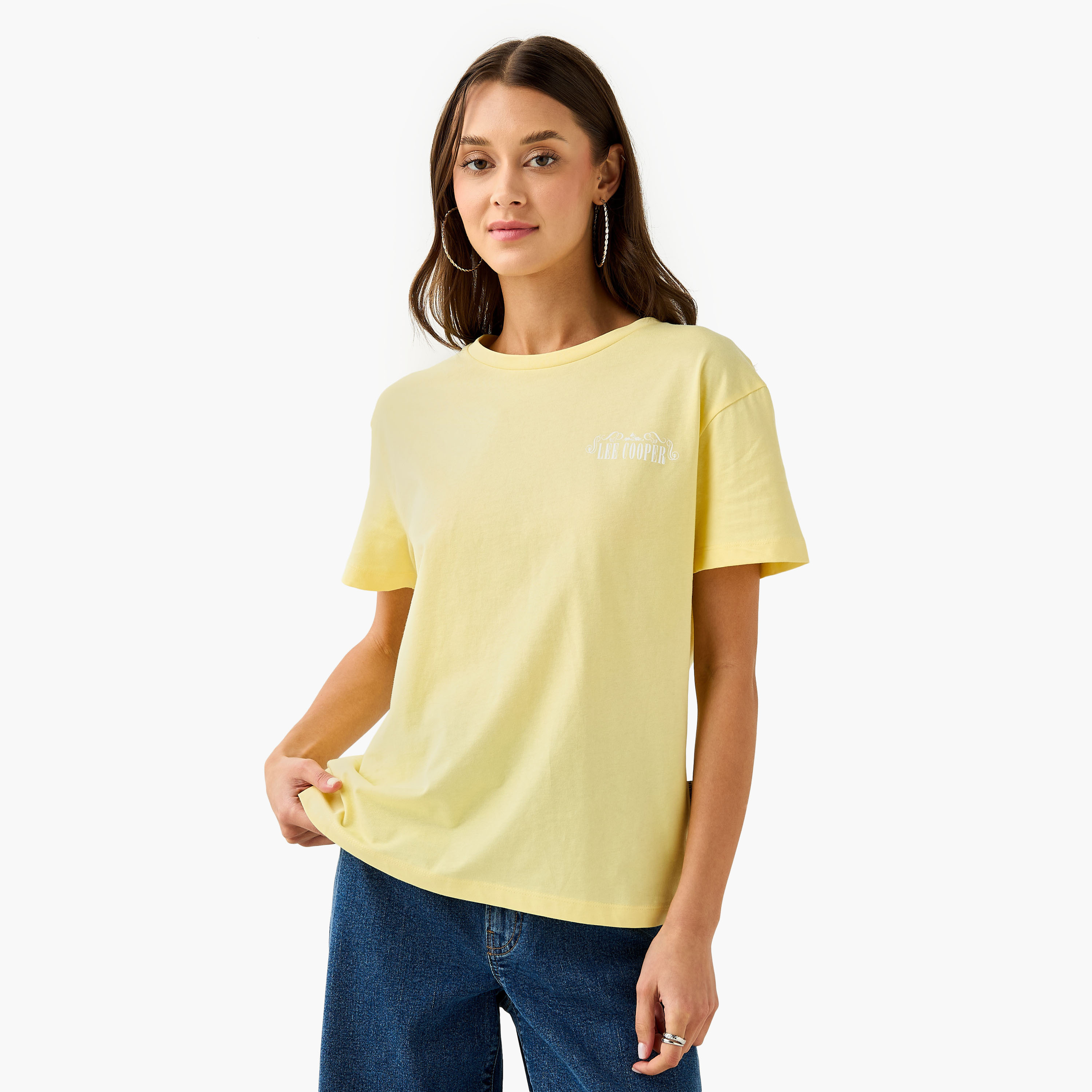 تيشيرت بياقة ضيقة وطبعات من لي كوبر-women-clothing-tshirts-image-1