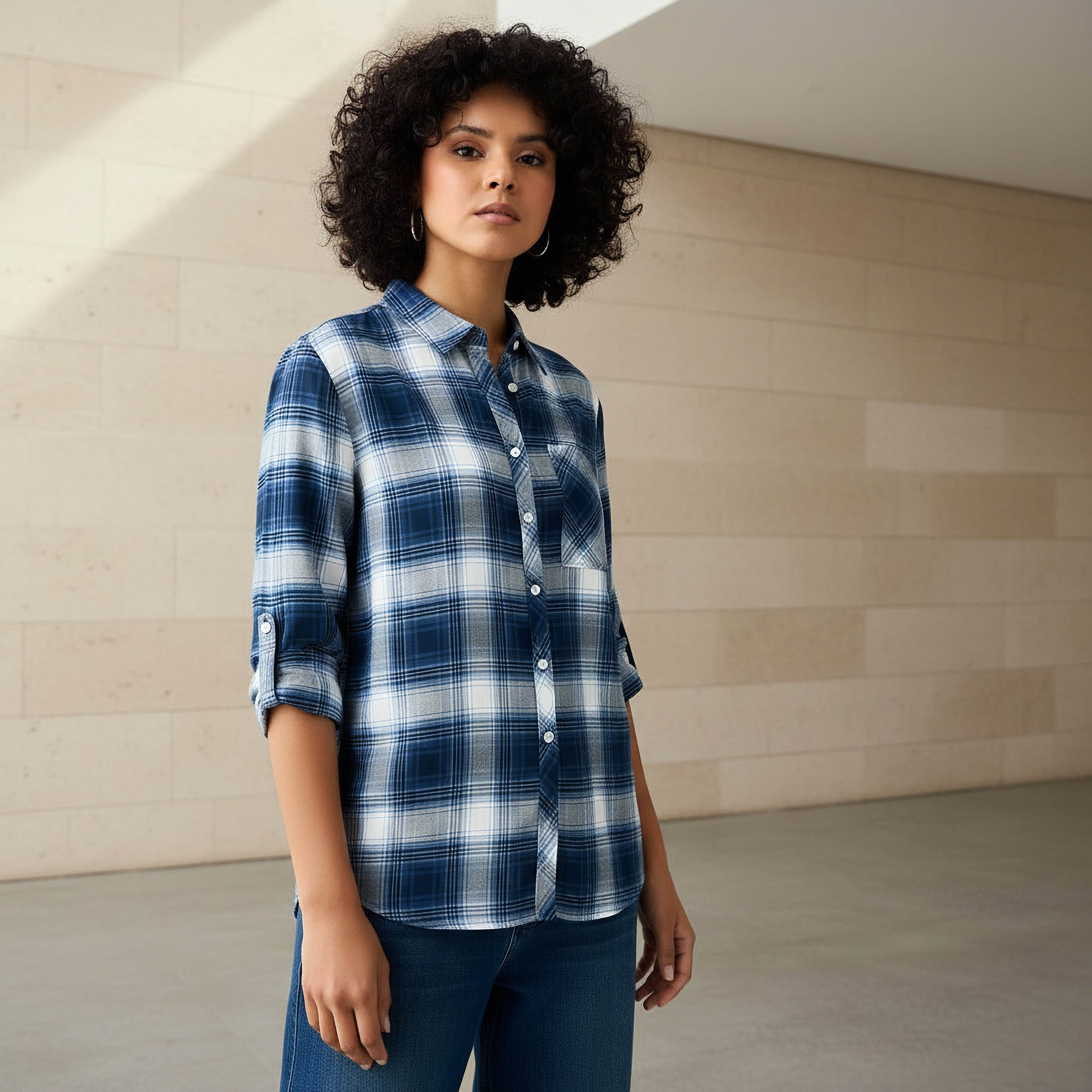 قميص كاروهات بقصة عادية من لي كوبر-women-clothing-shirtsandblouses-shirts-image-1