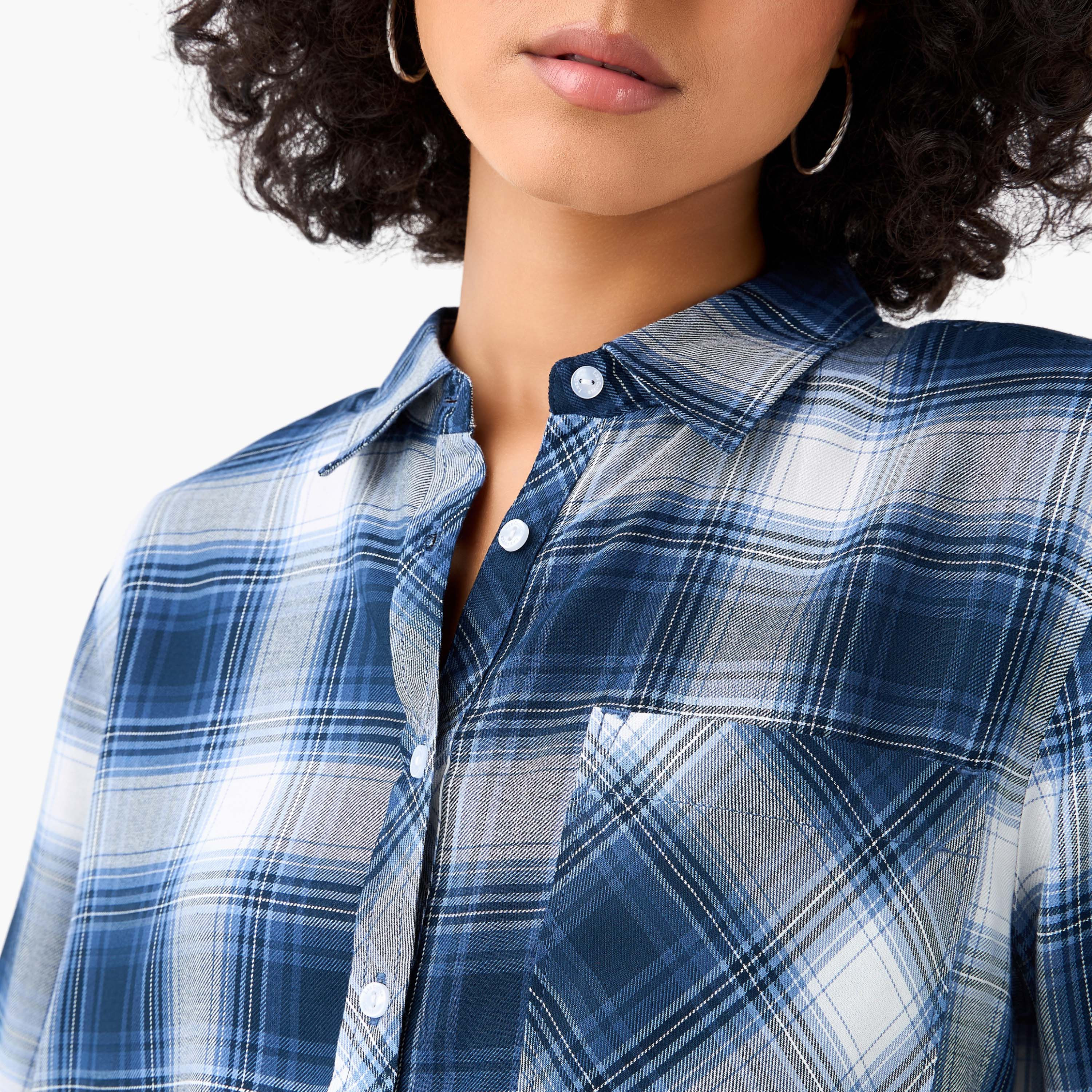قميص كاروهات بقصة عادية من لي كوبر-women-clothing-shirtsandblouses-shirts-image-4