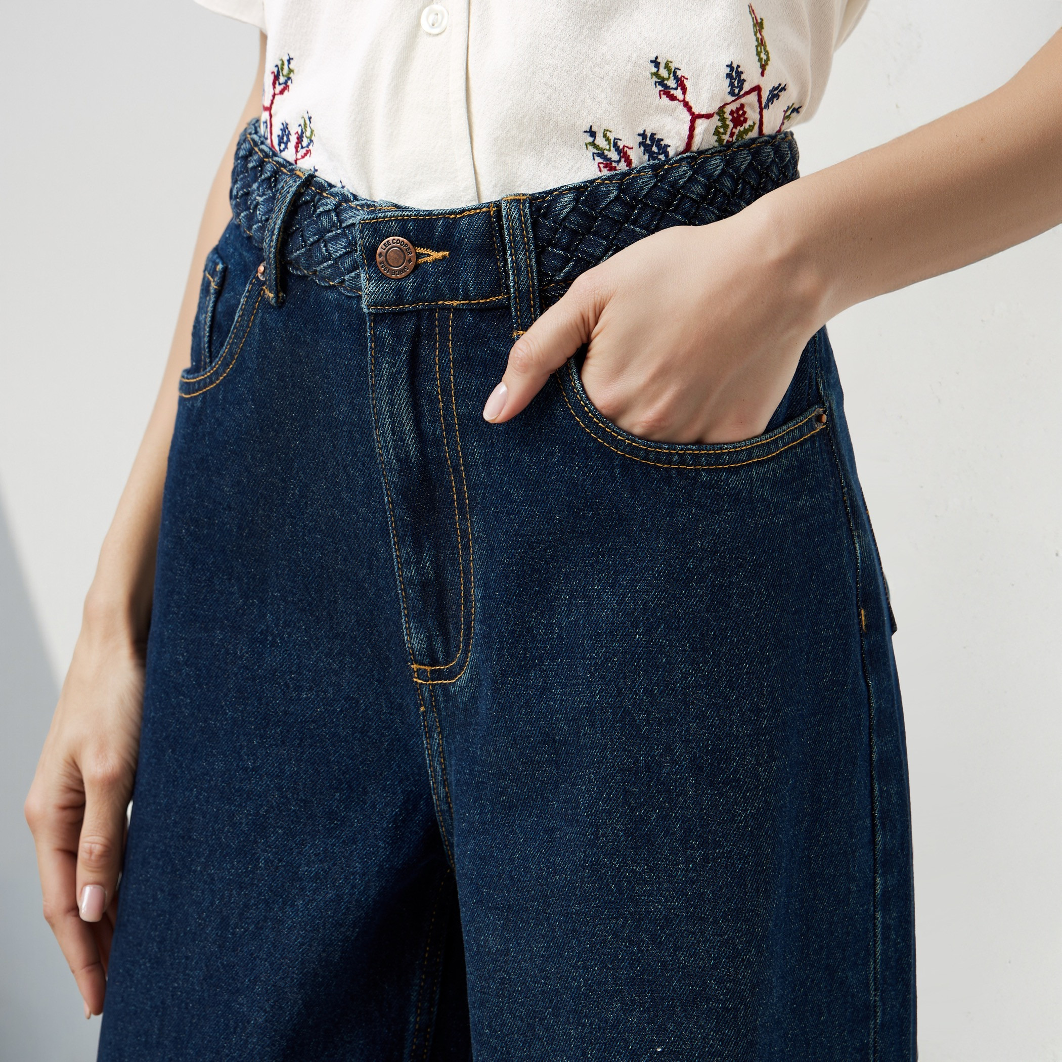 Lee Cooper Relaxed Fit Braided High Rise Jeans with Pockets-women-clothing-bottoms-jeans-image-4