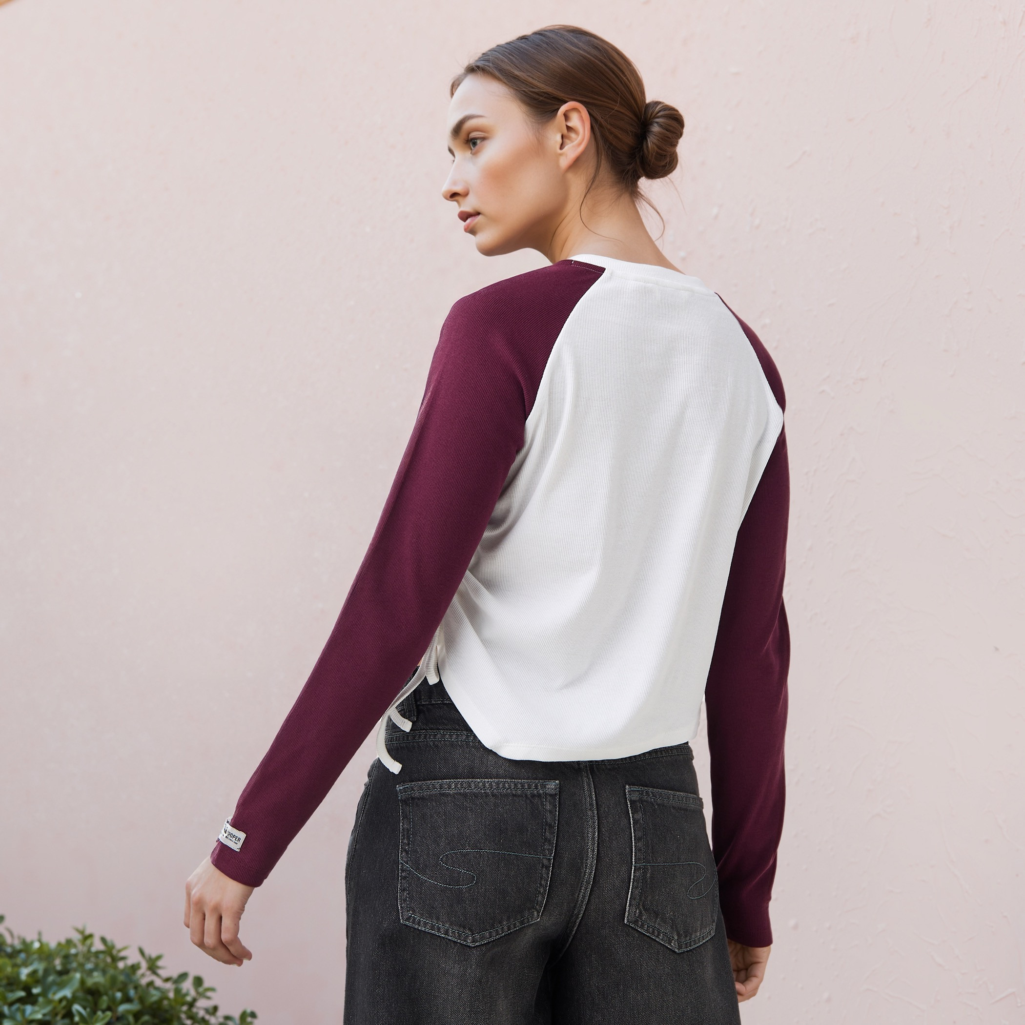 تيشيرت بطبعات وأكمام مغايرة من لي كوبر-women-clothing-tshirts-image-3