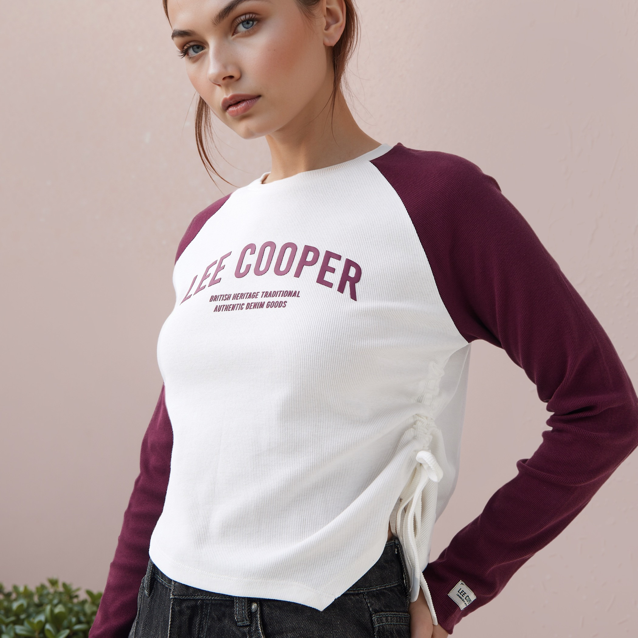 تيشيرت بطبعات وأكمام مغايرة من لي كوبر-women-clothing-tshirts-image-4