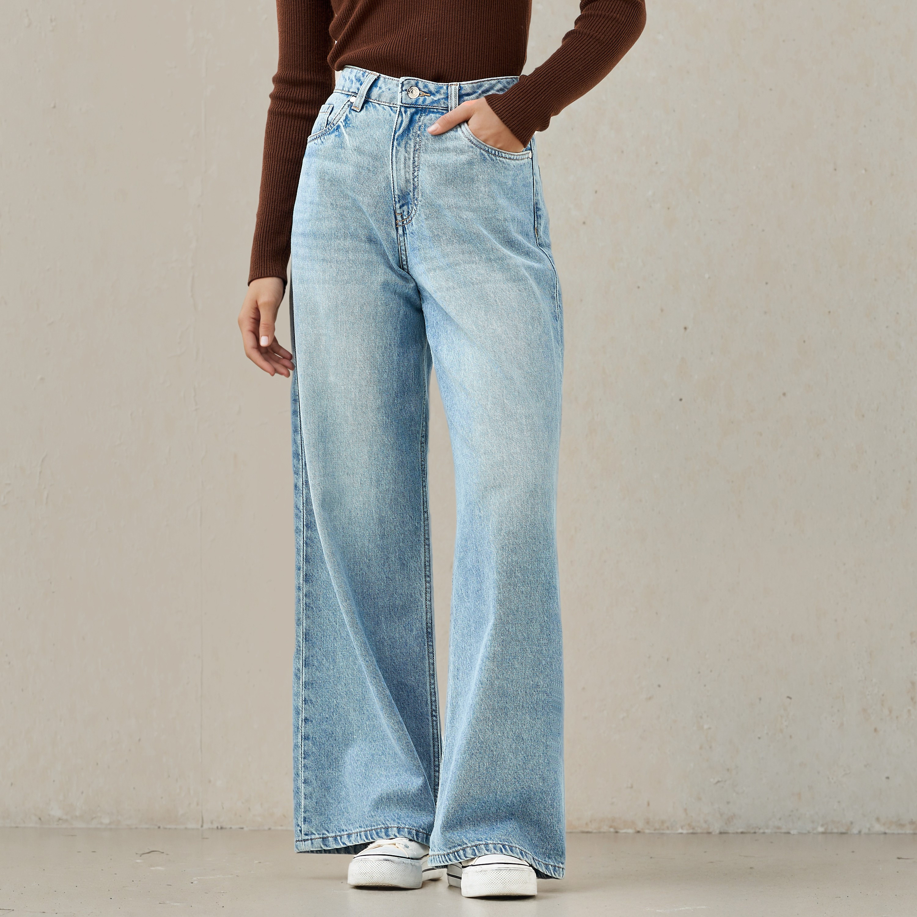 بنطلون جينز بساق واسعة وجيوب من لي كوبر-women-clothing-bottoms-jeans-image-1