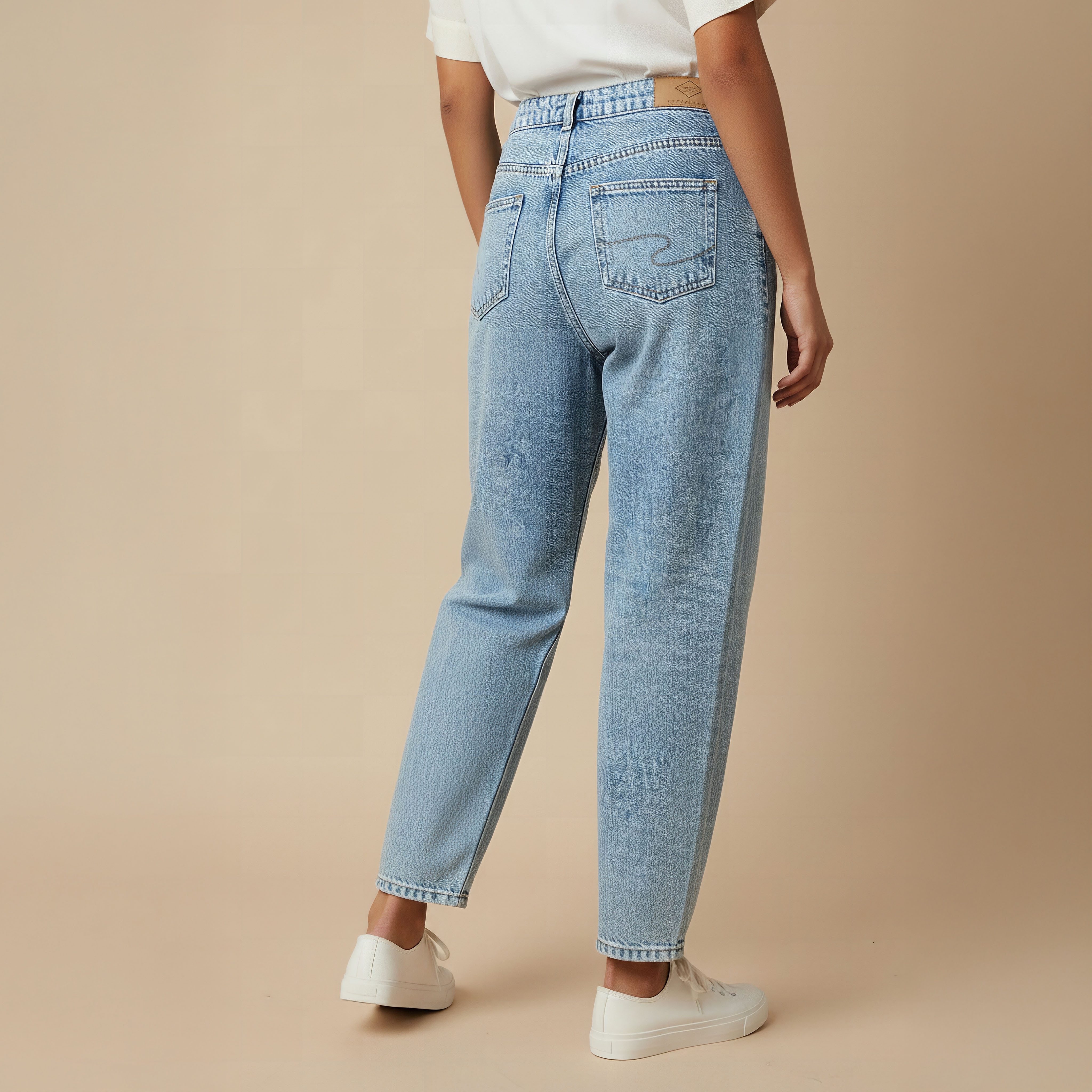 Lee Cooper Straight Fit High-Rise Cotton Jeans with Pockets-women-clothing-bottoms-jeans-image-3