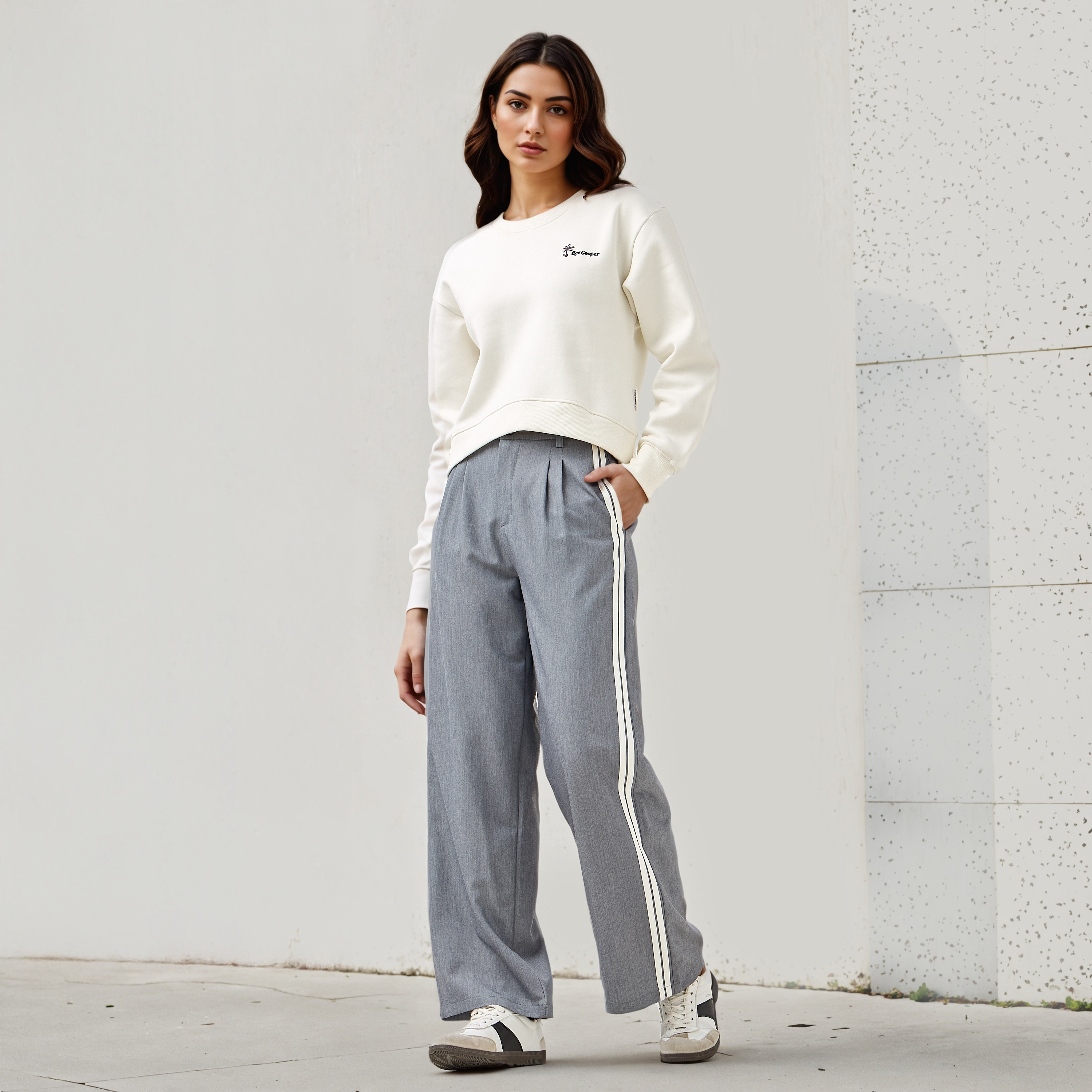 Lee Cooper Logo Print Sweatshirt-women-winterwear-hoodiesandsweatshirts-sweatshirts-image-2