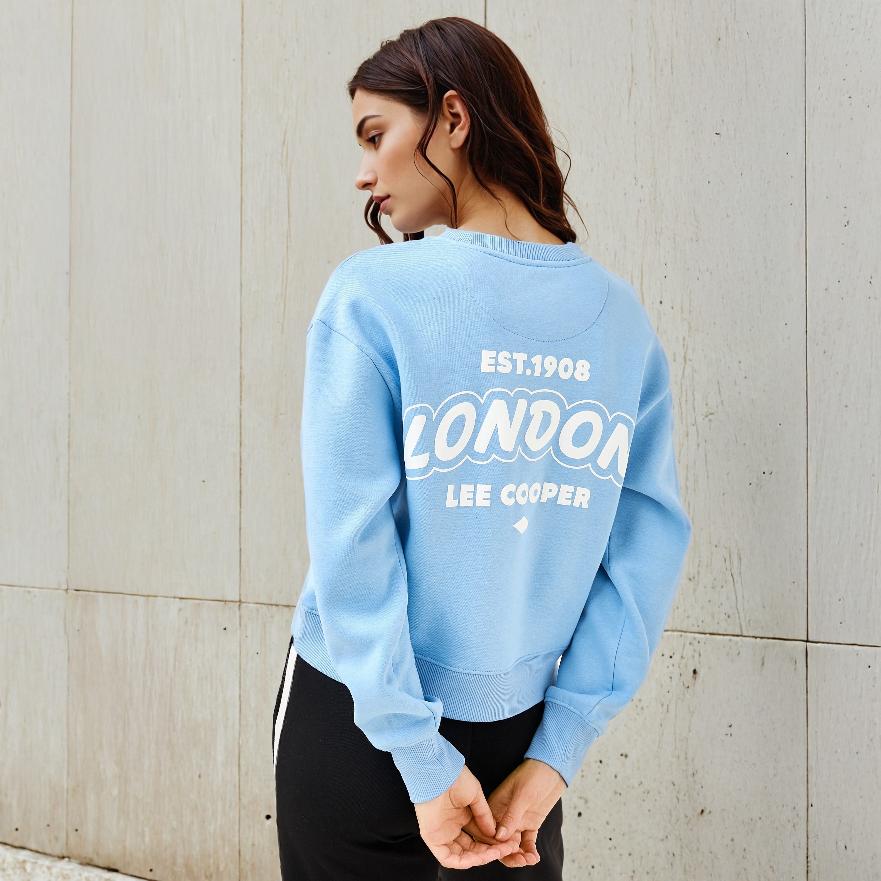 Lee Cooper Logo Print Sweatshirt-women-winterwear-hoodiesandsweatshirts-sweatshirts-image-1