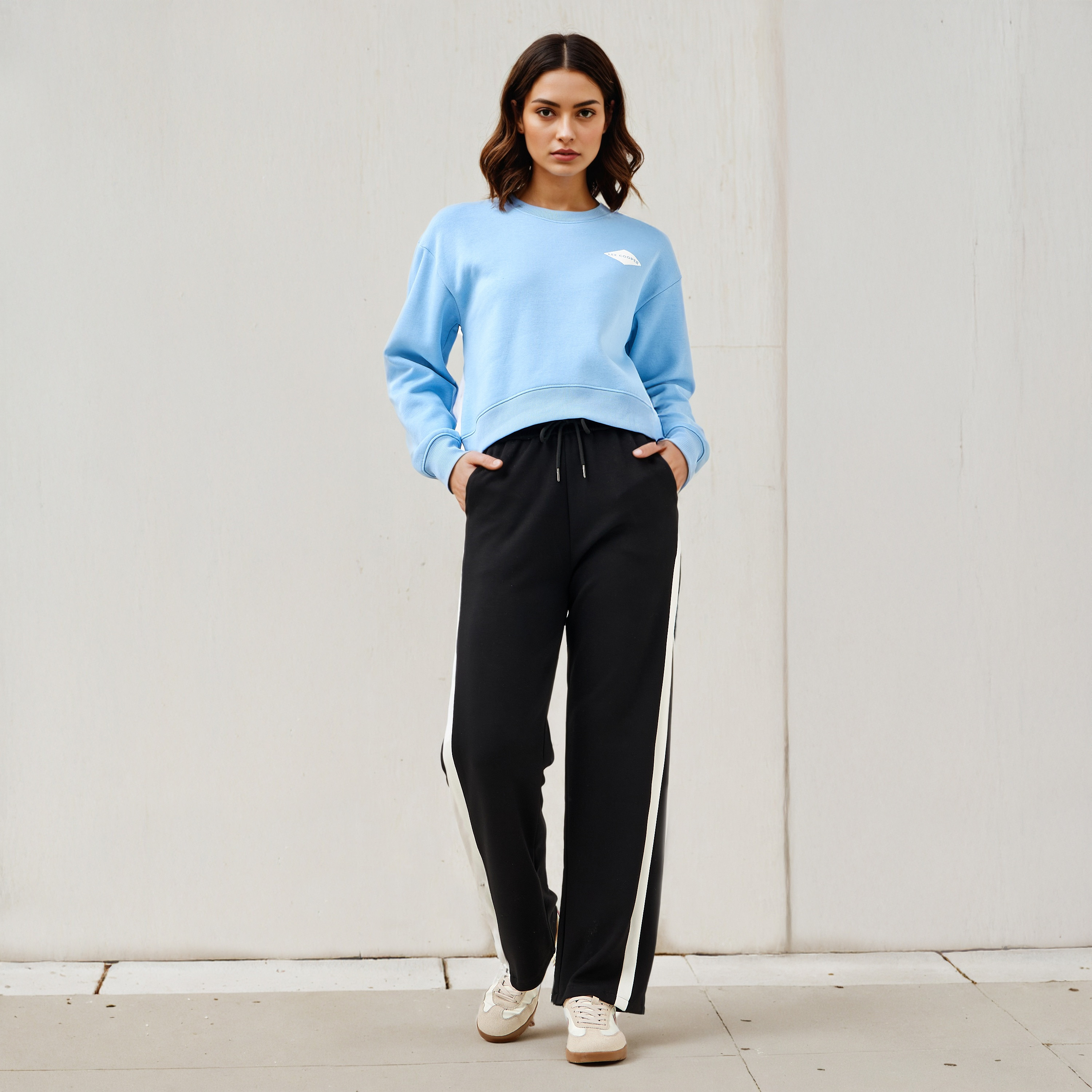 Lee Cooper Logo Print Sweatshirt-women-winterwear-hoodiesandsweatshirts-sweatshirts-image-2