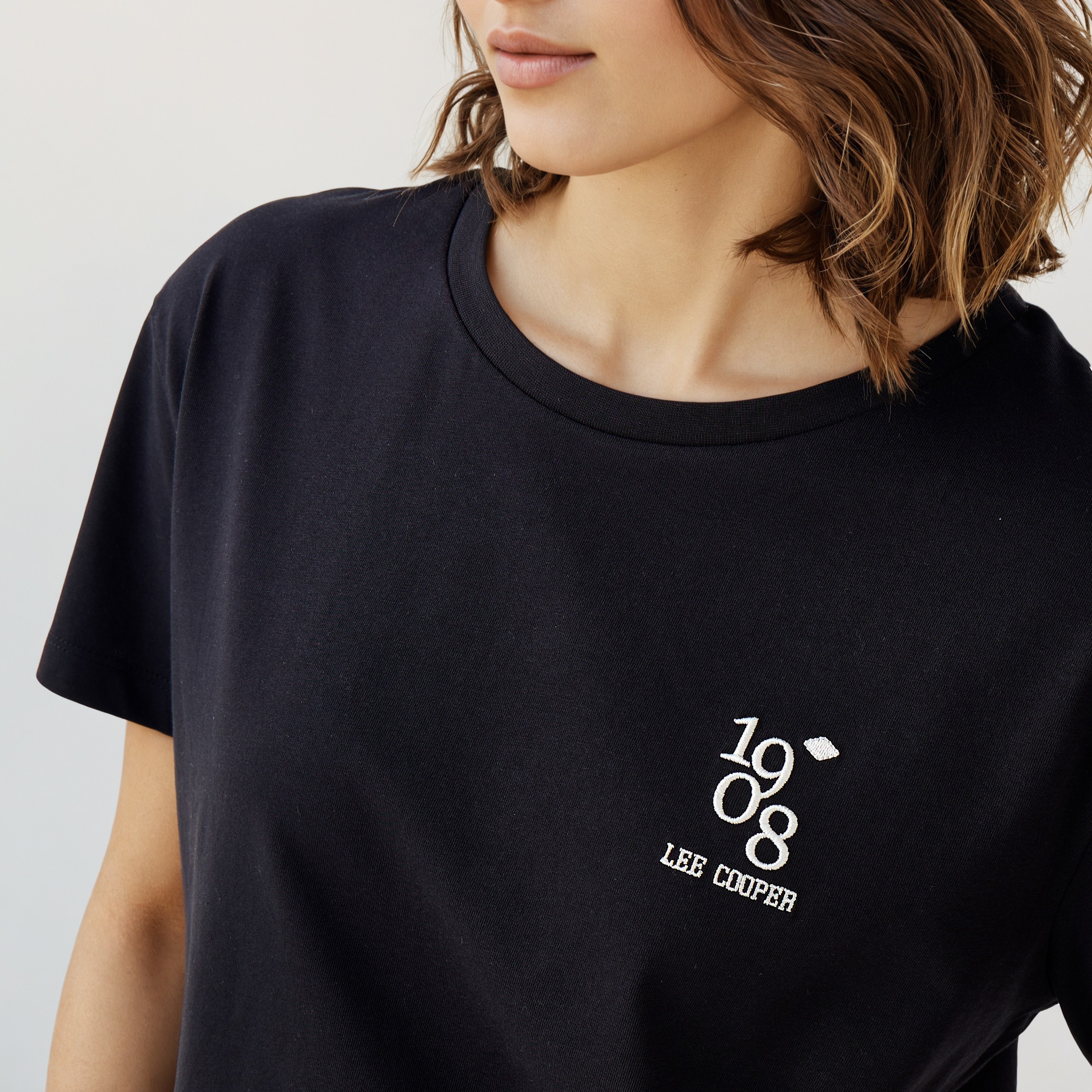 تيشيرت بطبعات من لي كوبر-women-clothing-tshirts-image-4