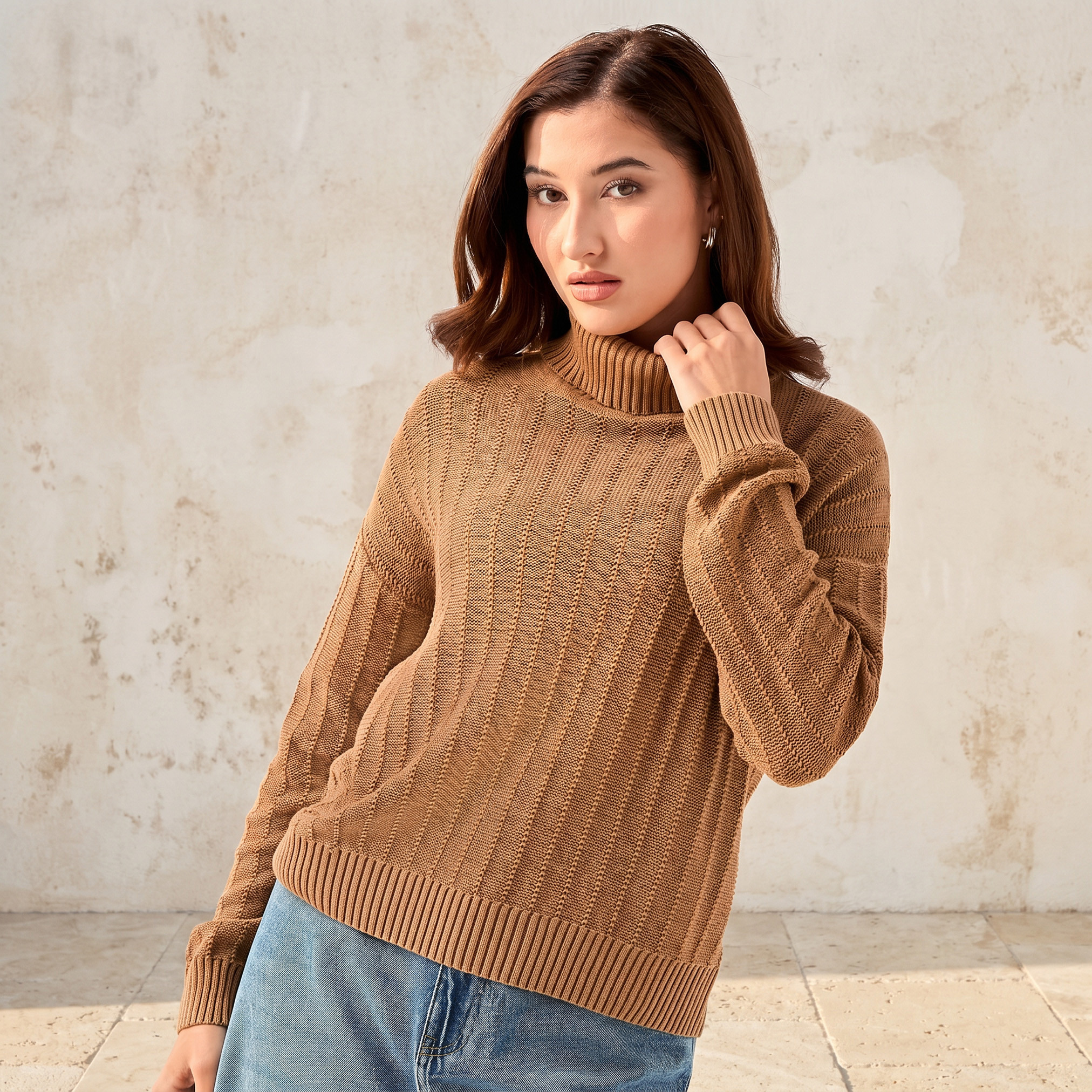 كنزة قطن بقصّة عادية وياقة عالية من لي كوبر-women-clothing-cardigansandjumpers-jumpers-image-5