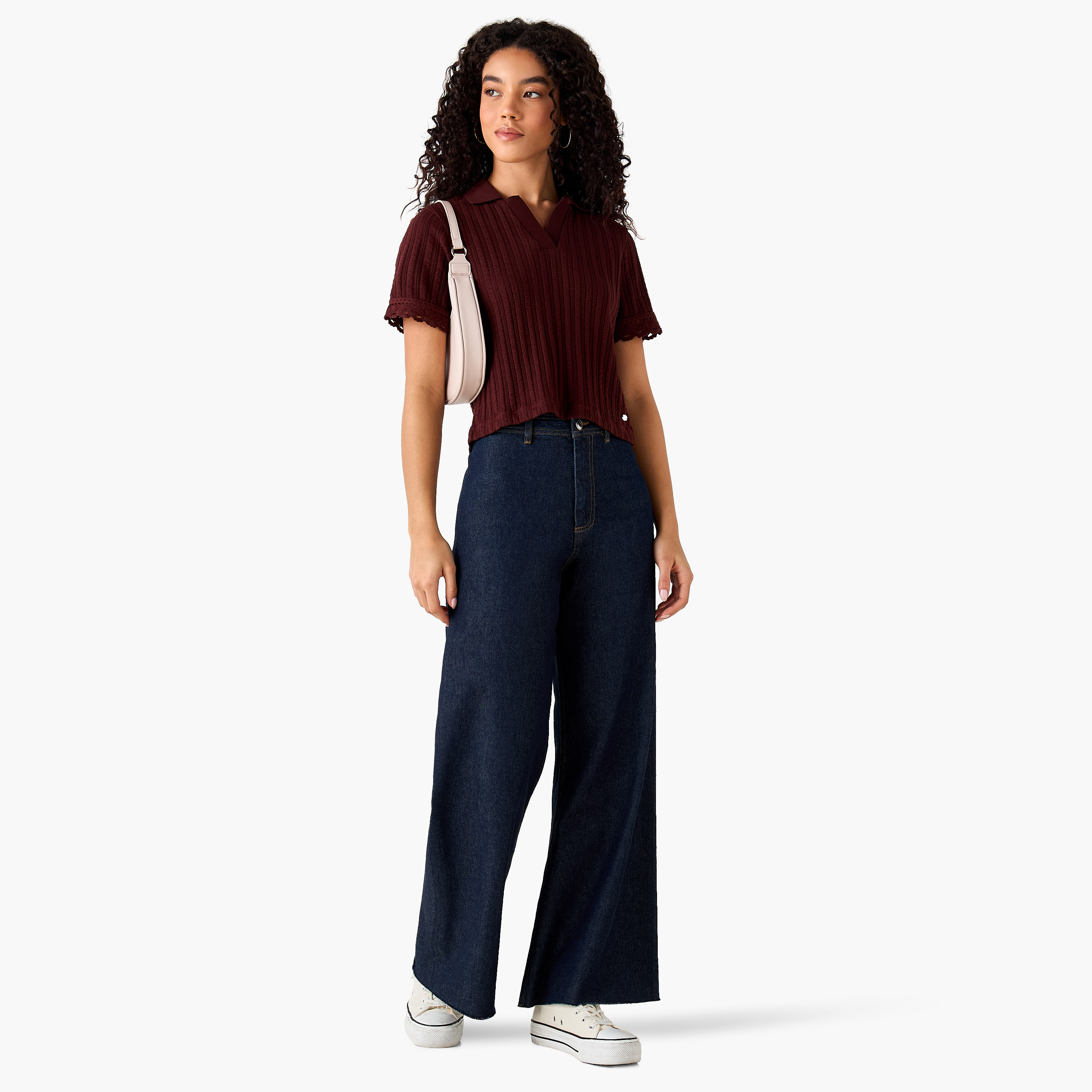 تيشيرت بارز الملمس بقصة عادية من لي كوبر-women-clothing-tshirts-image-3