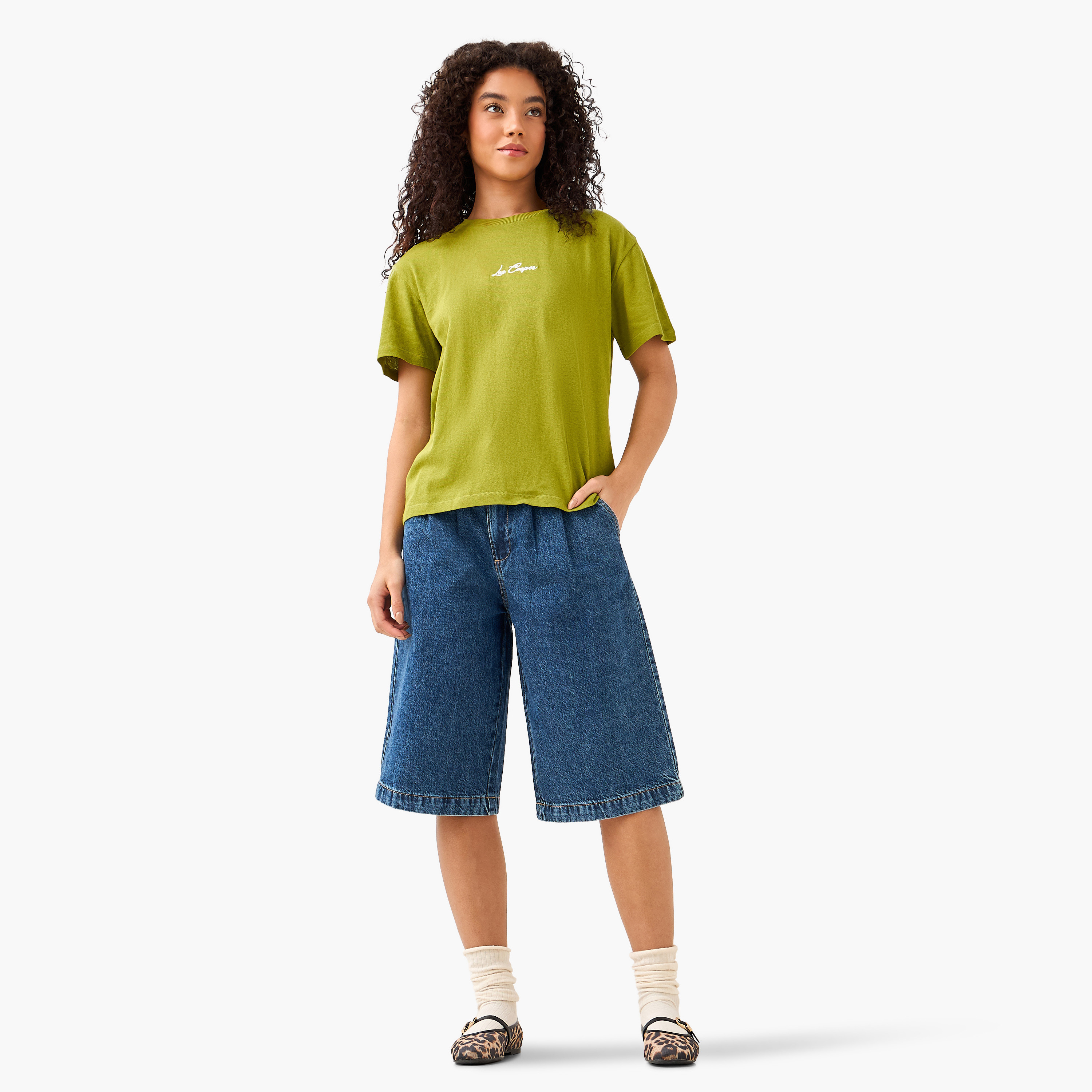 تيشيرت قطن بقصة عادية وتطريزات من لي كوبر-women-clothing-tshirts-image-3