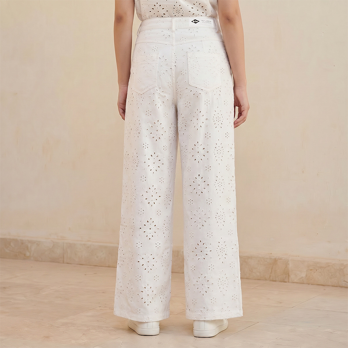 Lee Cooper Wide Leg High-Rise Parachute Jeans with Schiffli Embroidery-women-clothing-bottoms-jeans-image-4