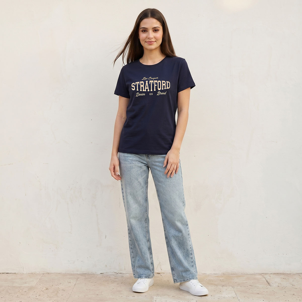 تيشيرت قطن بقصّة مريحة وطبعات من لي كوبر-women-clothing-tshirts-image-3