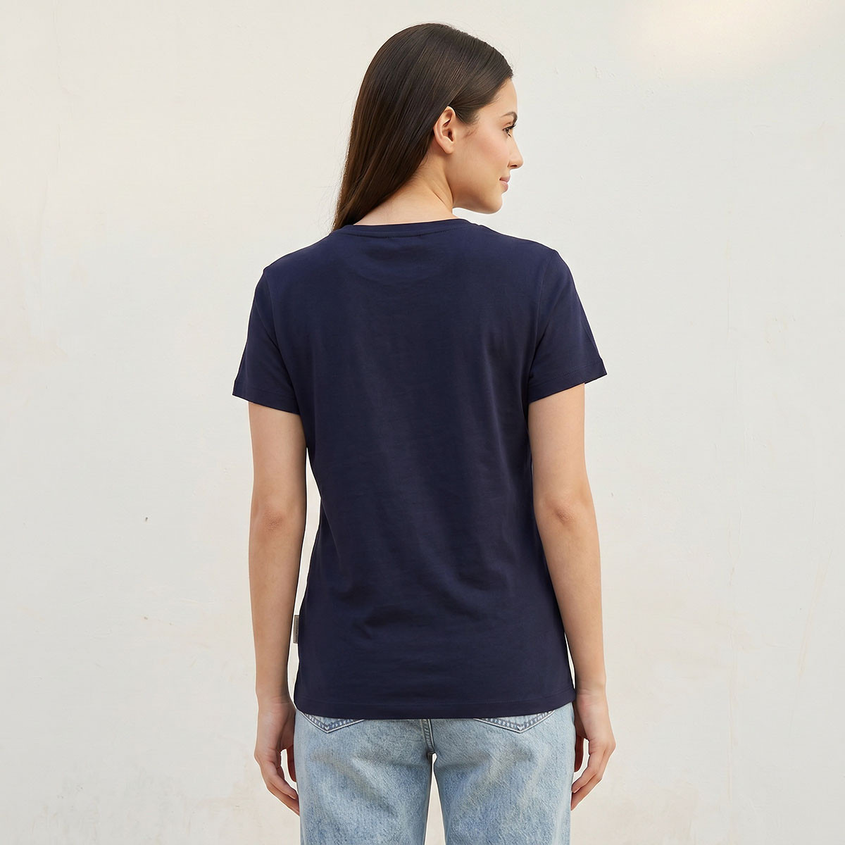 تيشيرت قطن بقصّة مريحة وطبعات من لي كوبر-women-clothing-tshirts-image-4
