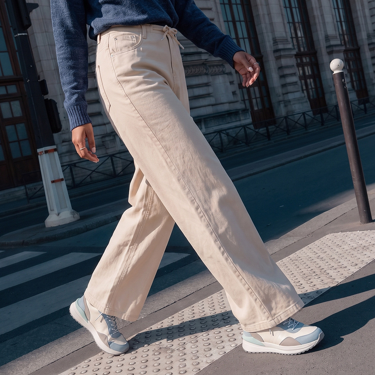 بنطلون قطن بقصة مستقيمة وخصر برباط من لي كوبر-women-clothing-bottoms-jeans-image-1