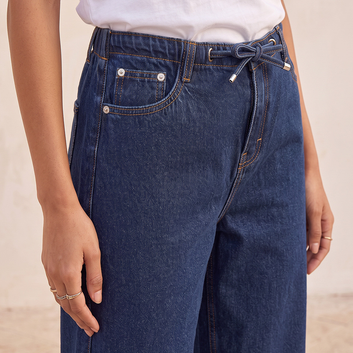 بنطلون قطن بقصة مستقيمة وخصر برباط من لي كوبر-women-clothing-bottoms-jeans-image-6