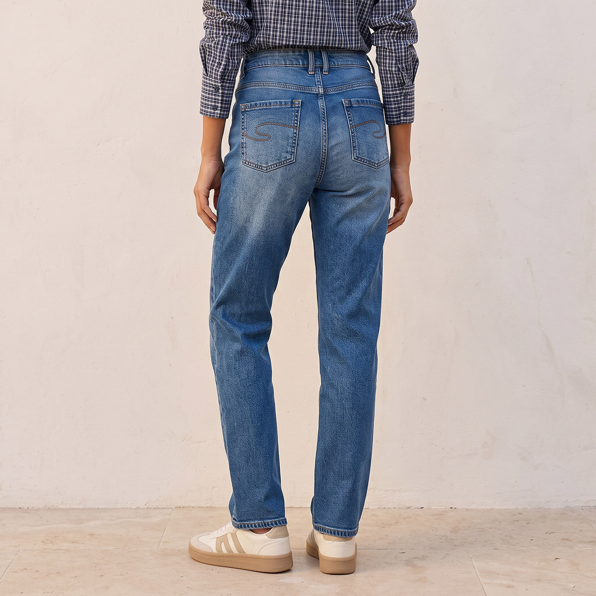 بنطلون جينز قطن بقصة سليم وزر إغلاق من لي كوبر-women-clothing-bottoms-jeans-image-3