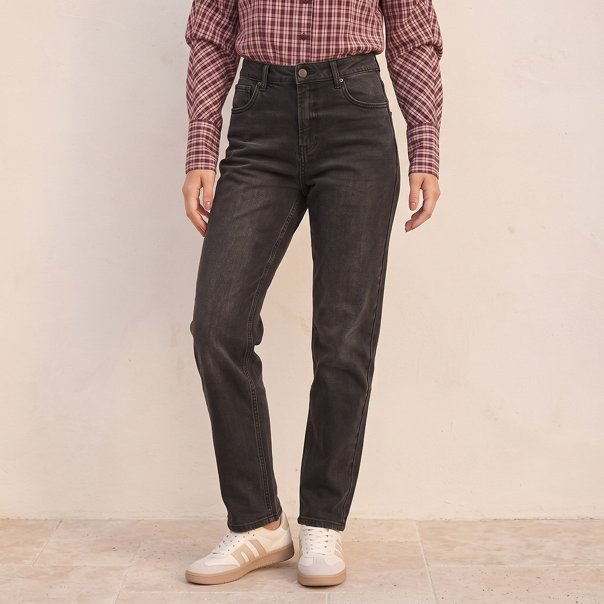 بنطلون جينز قطن بقصة سليم وزر إغلاق من لي كوبر-women-clothing-bottoms-jeans-image-1