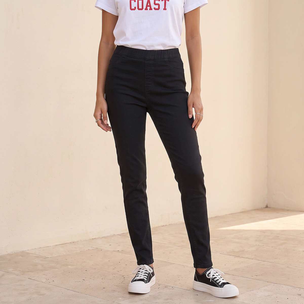 بنطلون جيقنز بقصة سليم وخصر مطاطي من لي كوبر-women-clothing-leggings-image-1