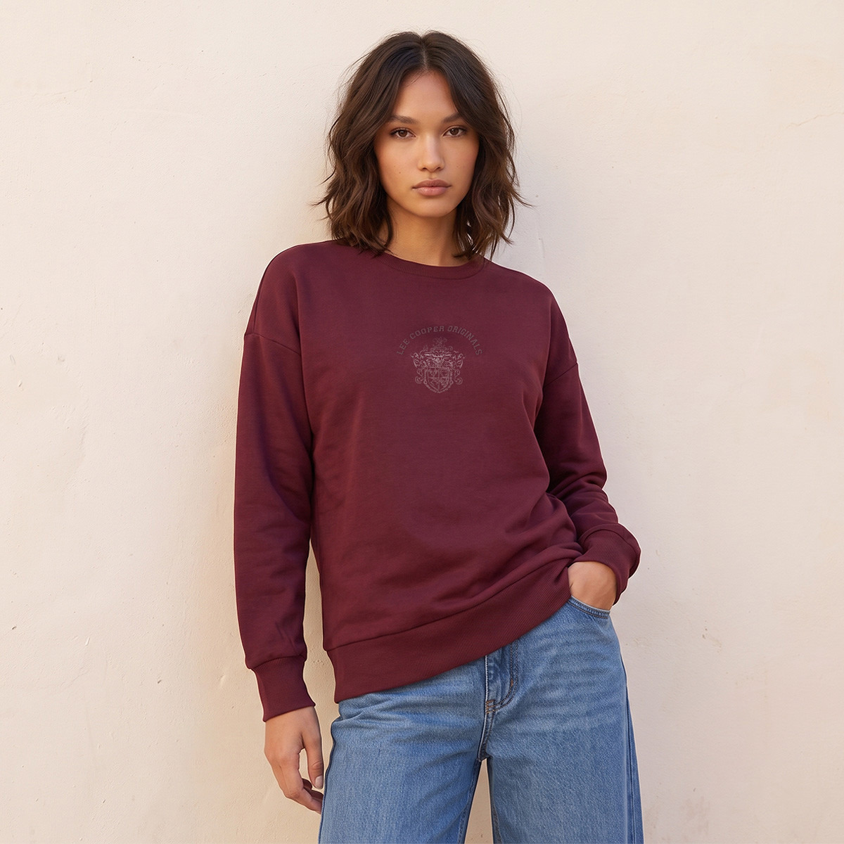 سويت شيرت بطبعة شعار من لي كوبر-women-clothing-hoodiesandsweatshirts-sweatshirts-image-1