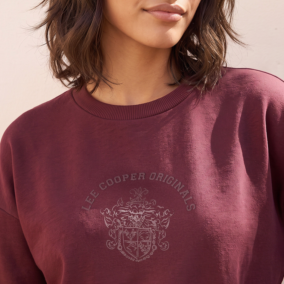 سويت شيرت بطبعة شعار من لي كوبر-women-clothing-hoodiesandsweatshirts-sweatshirts-image-7