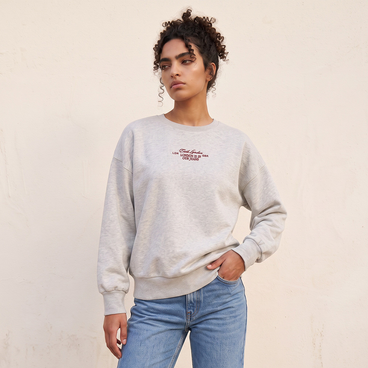 سويت شيرت مطرز بقصة مريحة من لي كوبر-women-clothing-hoodiesandsweatshirts-sweatshirts-image-1
