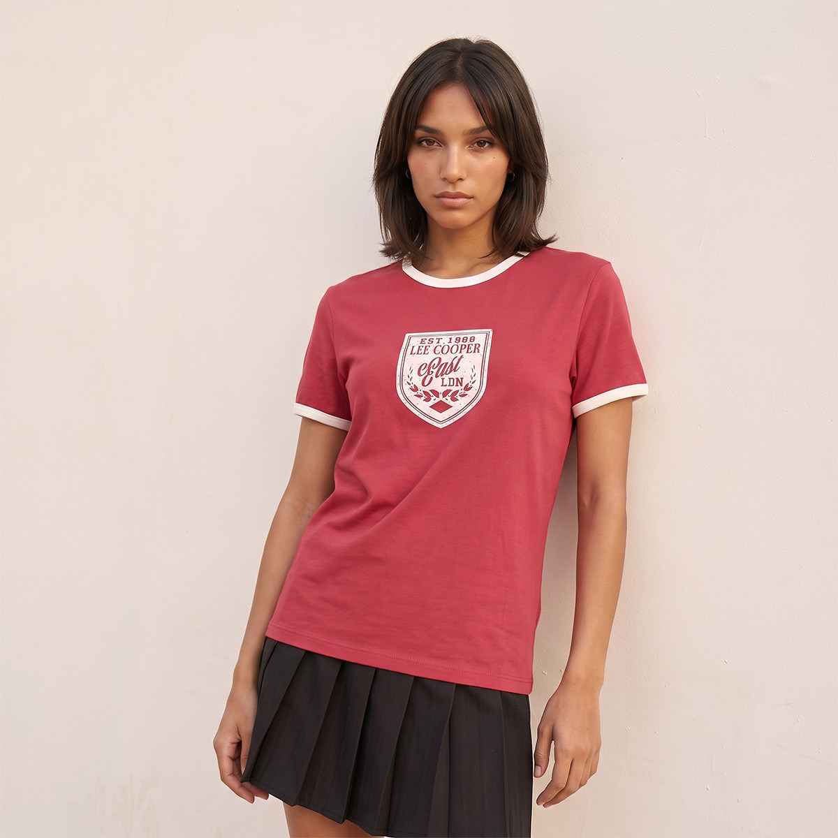 تيشيرت قطن بقصّة مريحة وطبعات من لي كوبر-women-clothing-tshirts-image-5