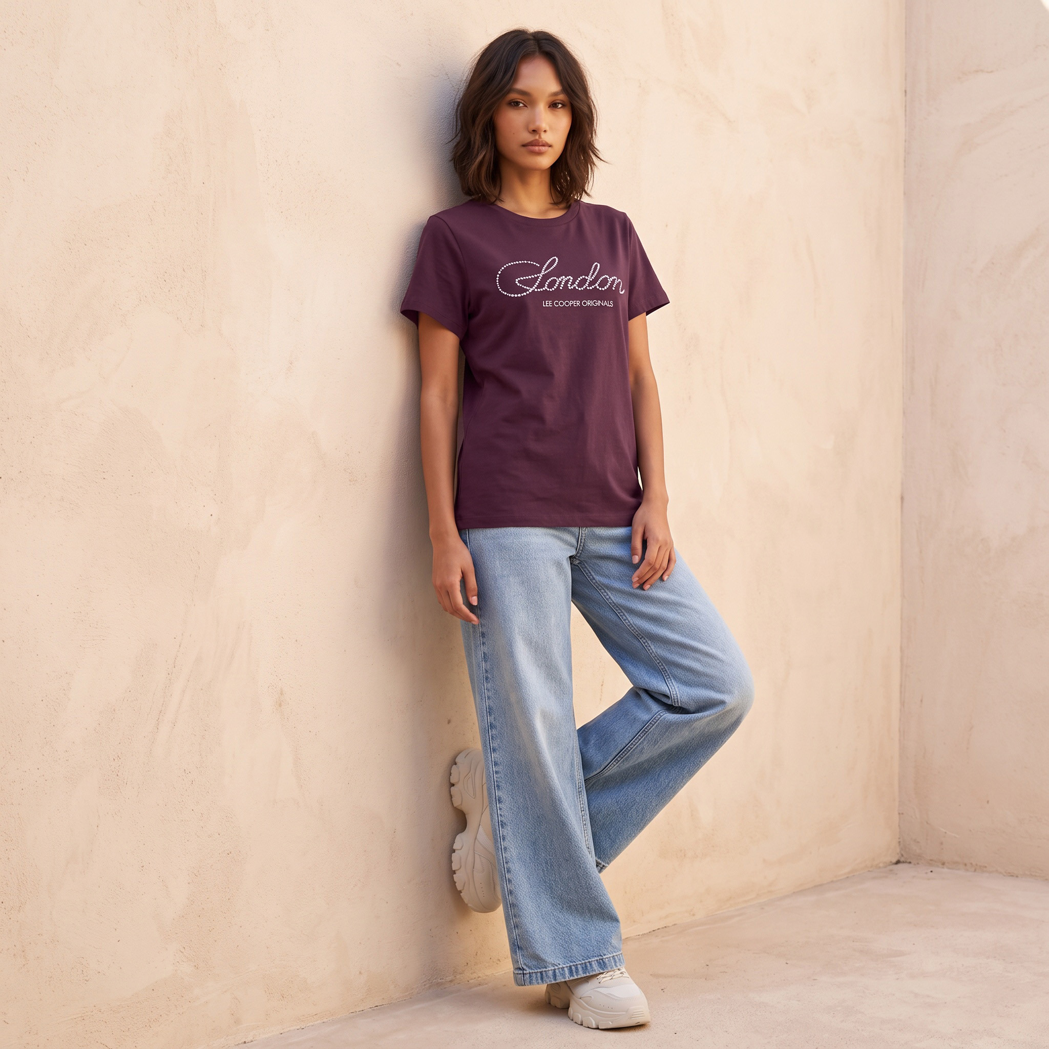 تيشيرت قطن بقصّة مريحة وطبعات من لي كوبر-women-clothing-tshirts-image-2