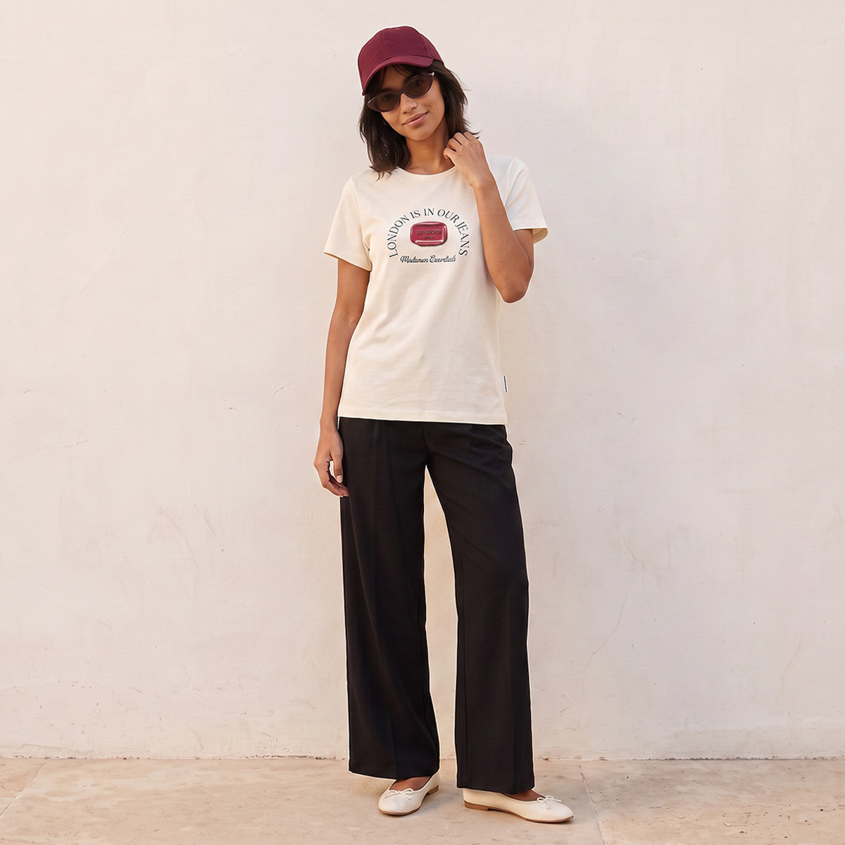 تيشيرت قطن بقصّة مريحة وطبعات من لي كوبر-women-clothing-tshirts-image-2