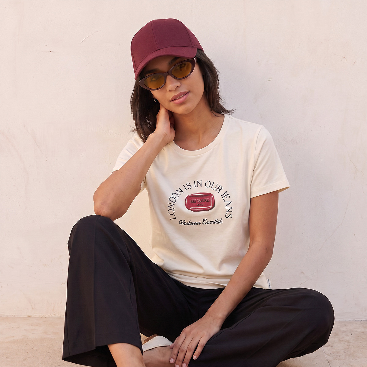 تيشيرت قطن بقصّة مريحة وطبعات من لي كوبر-women-clothing-tshirts-image-5