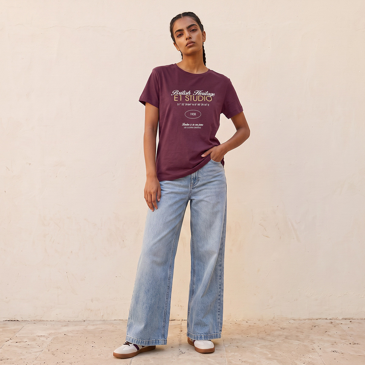 تيشيرت قطن بقصّة مريحة وطبعات من لي كوبر-women-clothing-tshirts-image-2