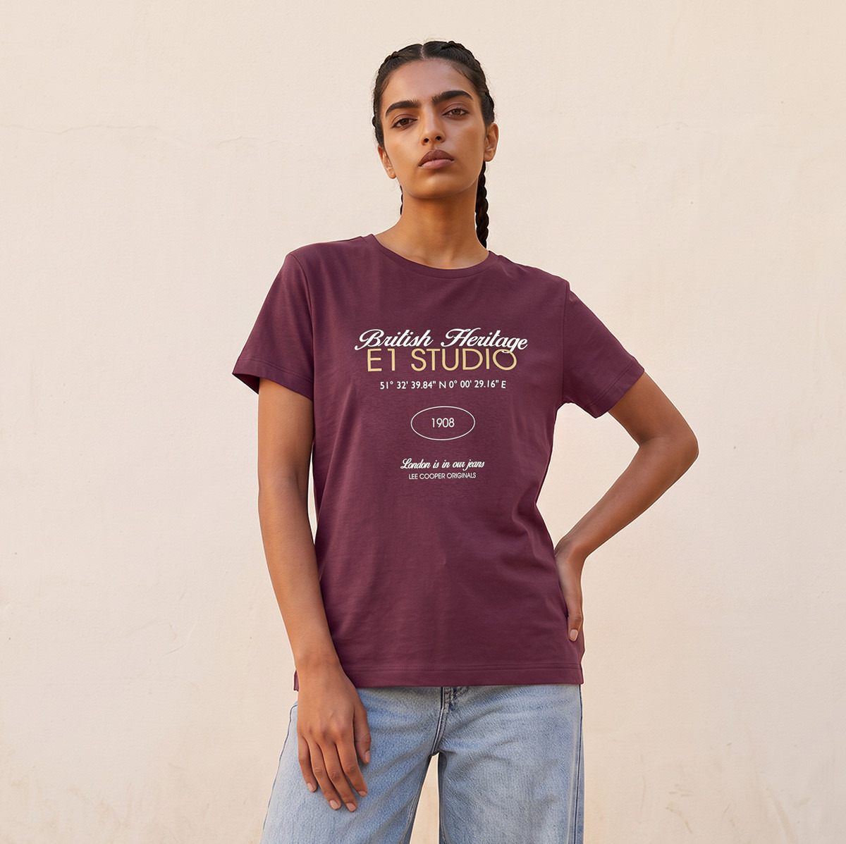 تيشيرت قطن بقصّة مريحة وطبعات من لي كوبر-women-clothing-tshirts-image-4