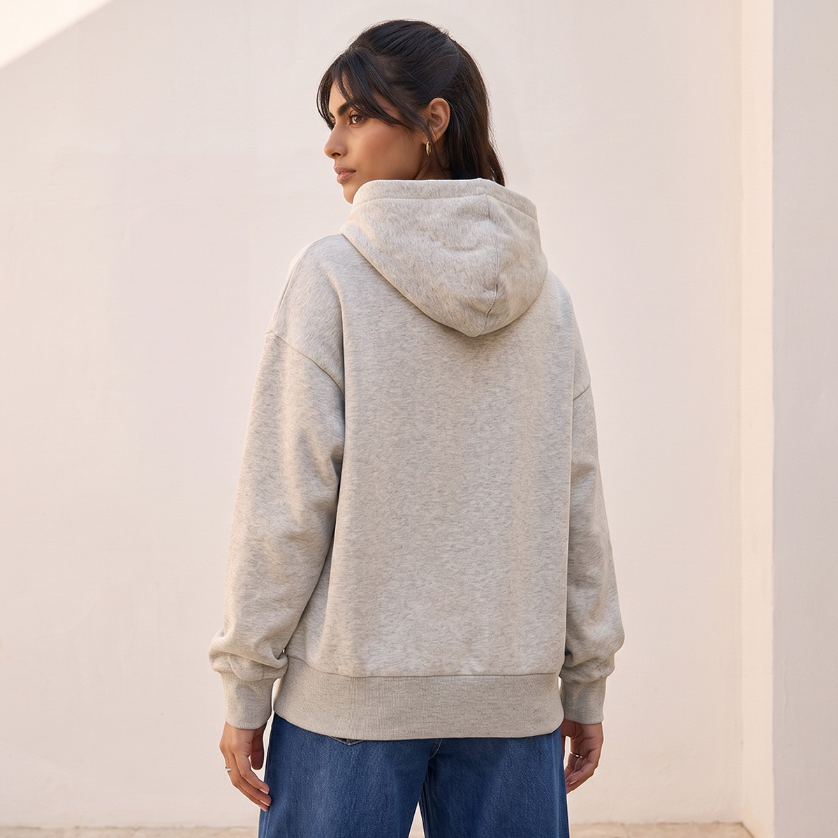 سويت شيرت مطرز بغطاء رأس من لي كوبر-women-clothing-hoodiesandsweatshirts-sweatshirts-image-4