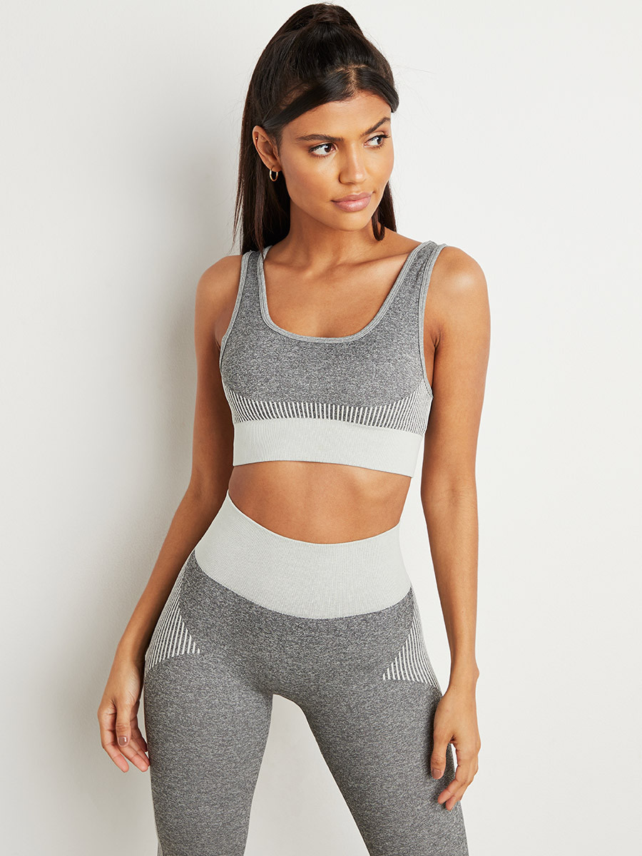 مجموعة من صدرية رياضية وليقنز رياضي من ستايلي-women-clothing-sportswearandactivewear-sportsbras-image-7