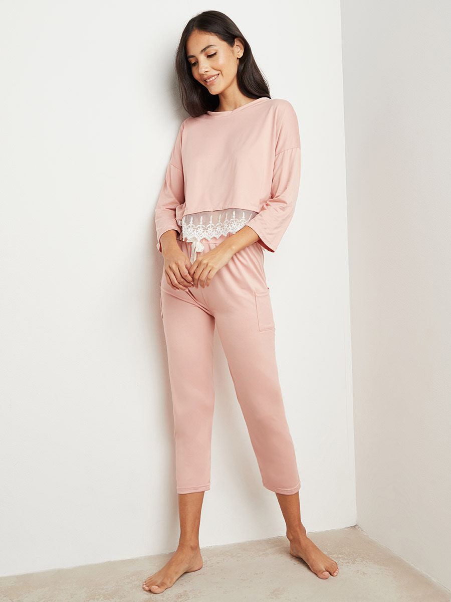 مجموعة من بلوزة وبنطلون بيجاما من ستايلي-women-clothing-nightwear-pyjamas-bottoms-image-1