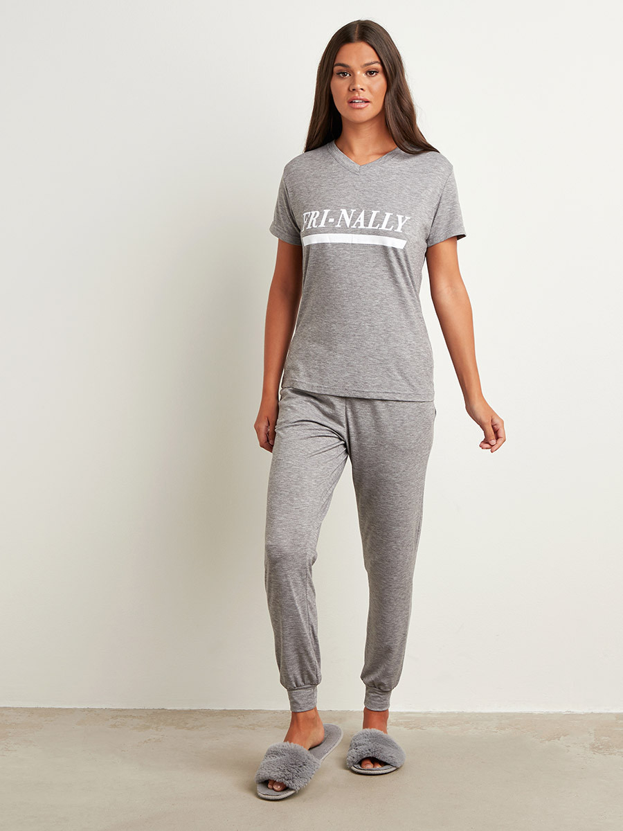 Styli Printed V Neck T-shirt and Plain Cuffed Jogger Lounge Set-women-clothing-nightwear-pyjamas-bottoms-image-4