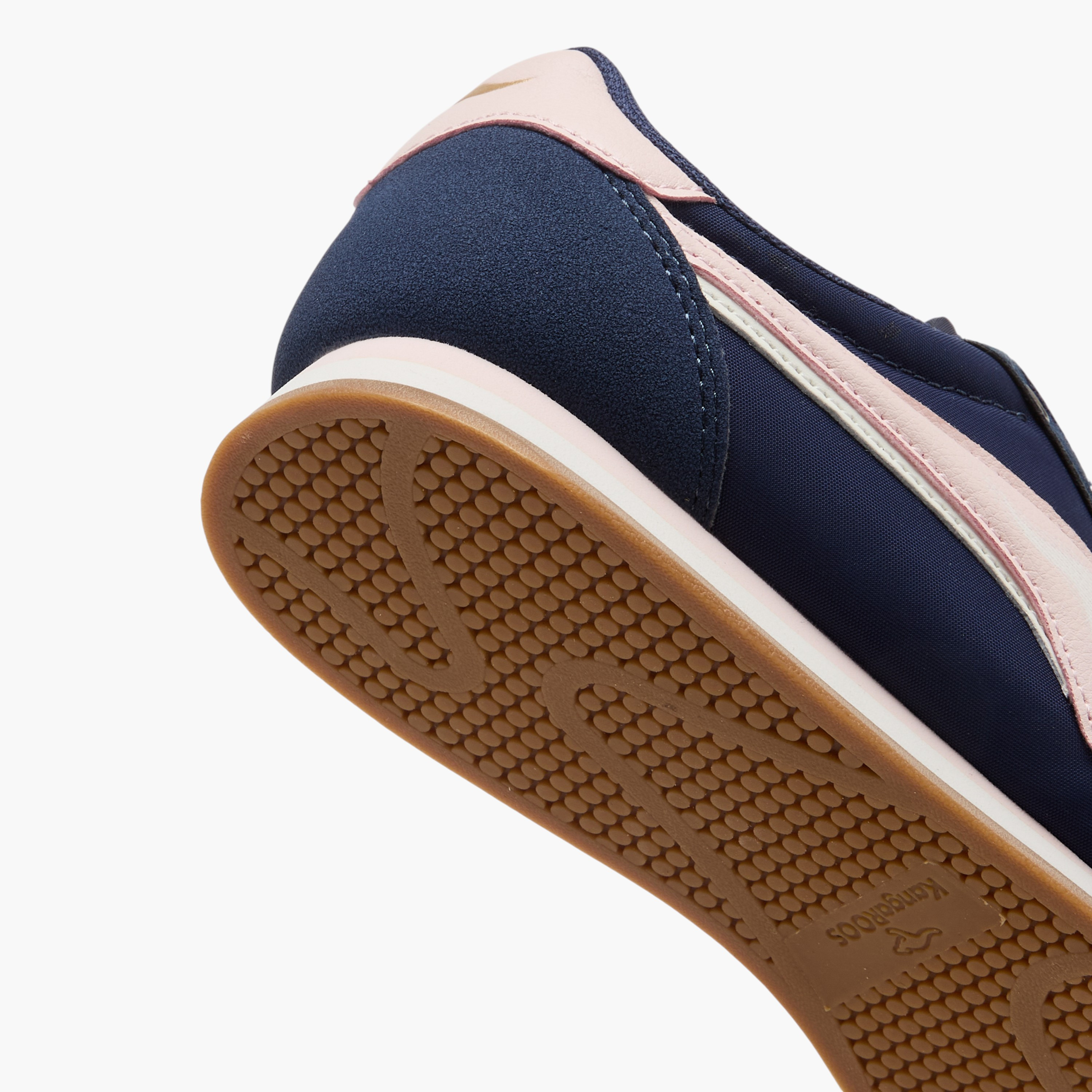 حذاء رياضي برباط إغلاق للنساء من كانجاروس-women-shoes-sports-image-5