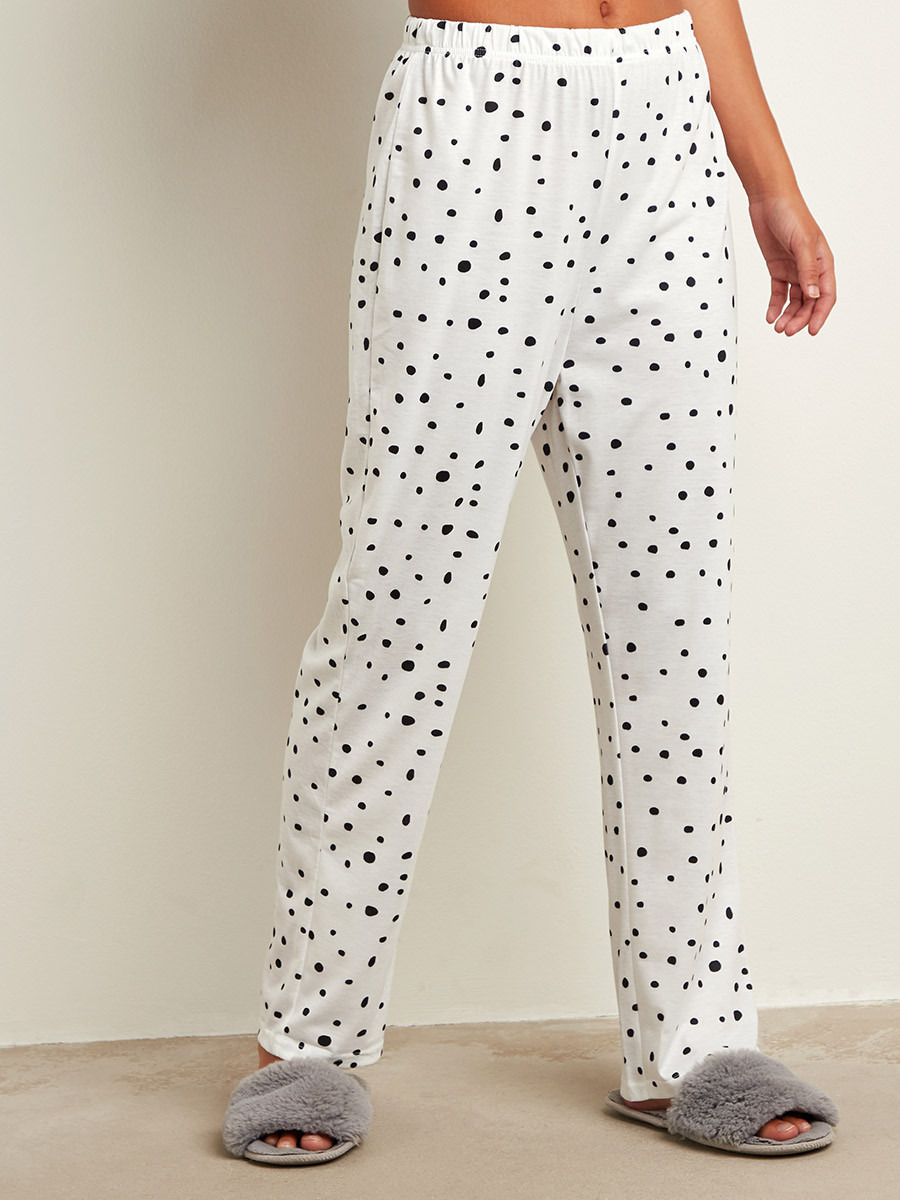 Styli Printed Pocket Regular Fit T-shirt and Polka Dot Pyjama Set-women-clothing-nightwear-pyjamas-bottoms-image-3