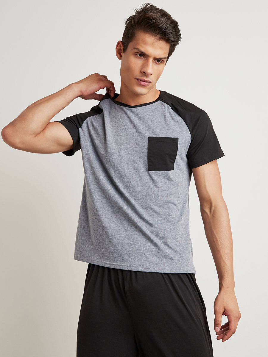 مجموعة من تيشيرت وبنطلون بيجاما-men-clothing-nightwear-pyjamaandshorts-image-2