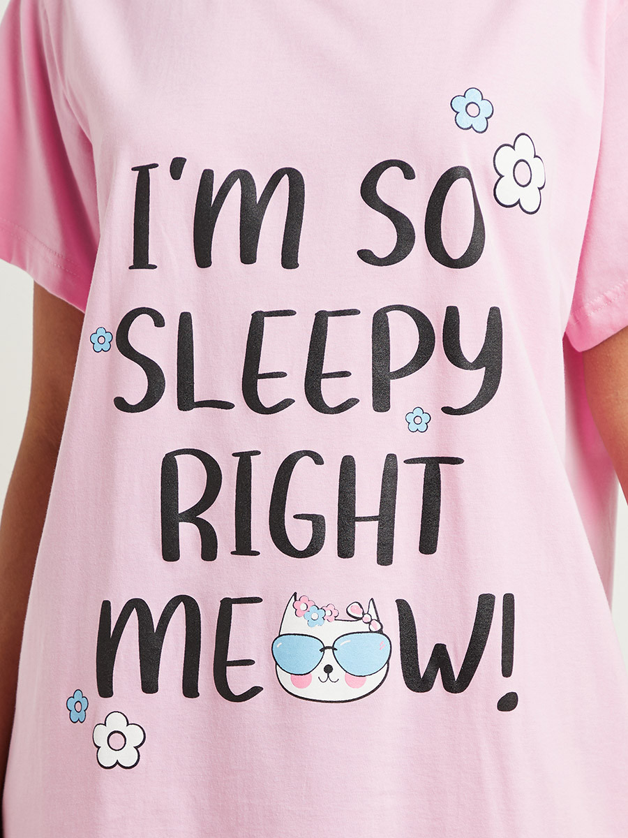 فستان نوم مطبوع بتصميم تيشيرت من ستايلي-women-clothing-nightwear-nighties-image-3