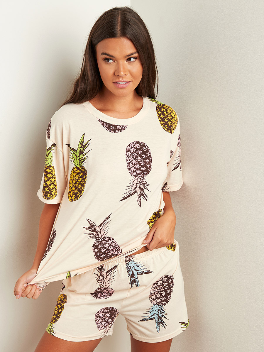 Styli Pineapple Printed Relaxed Fit T-shirt and Side Pocket Shorts Set-women-clothing-nightwear-pyjamas-longsets-image-1