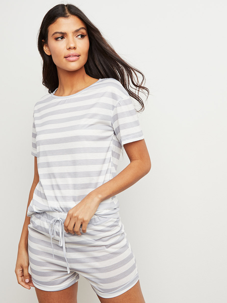 مجموعة من تيشيرت وشورت برباط خصر من ستايلي-women-clothing-nightwear-pyjamas-bottoms-image-1